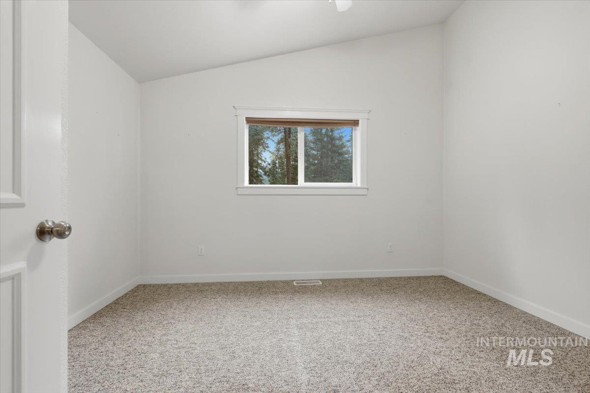 115 Bunch Dr. Property Photo 17