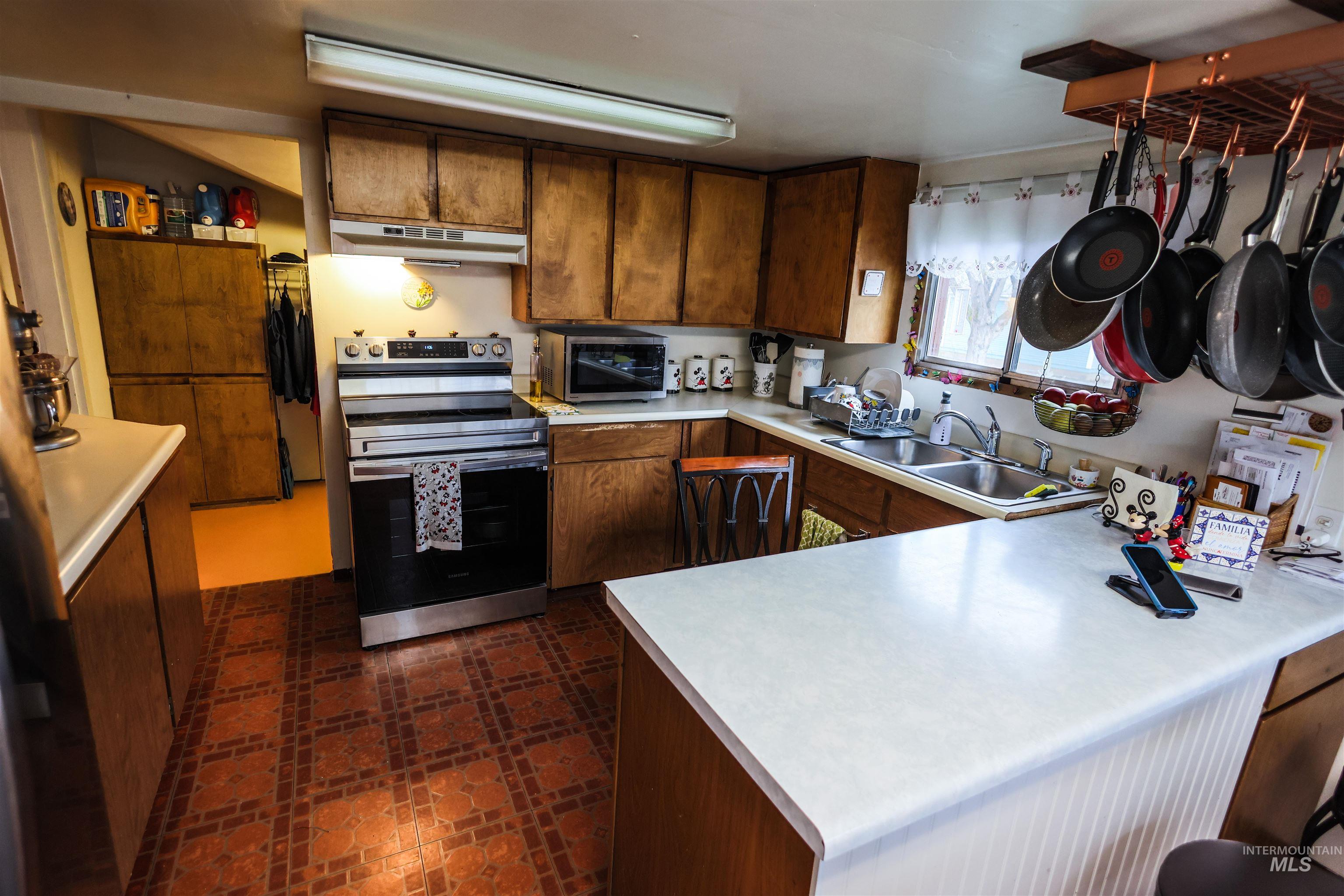 712 Hill St Property Photo 15