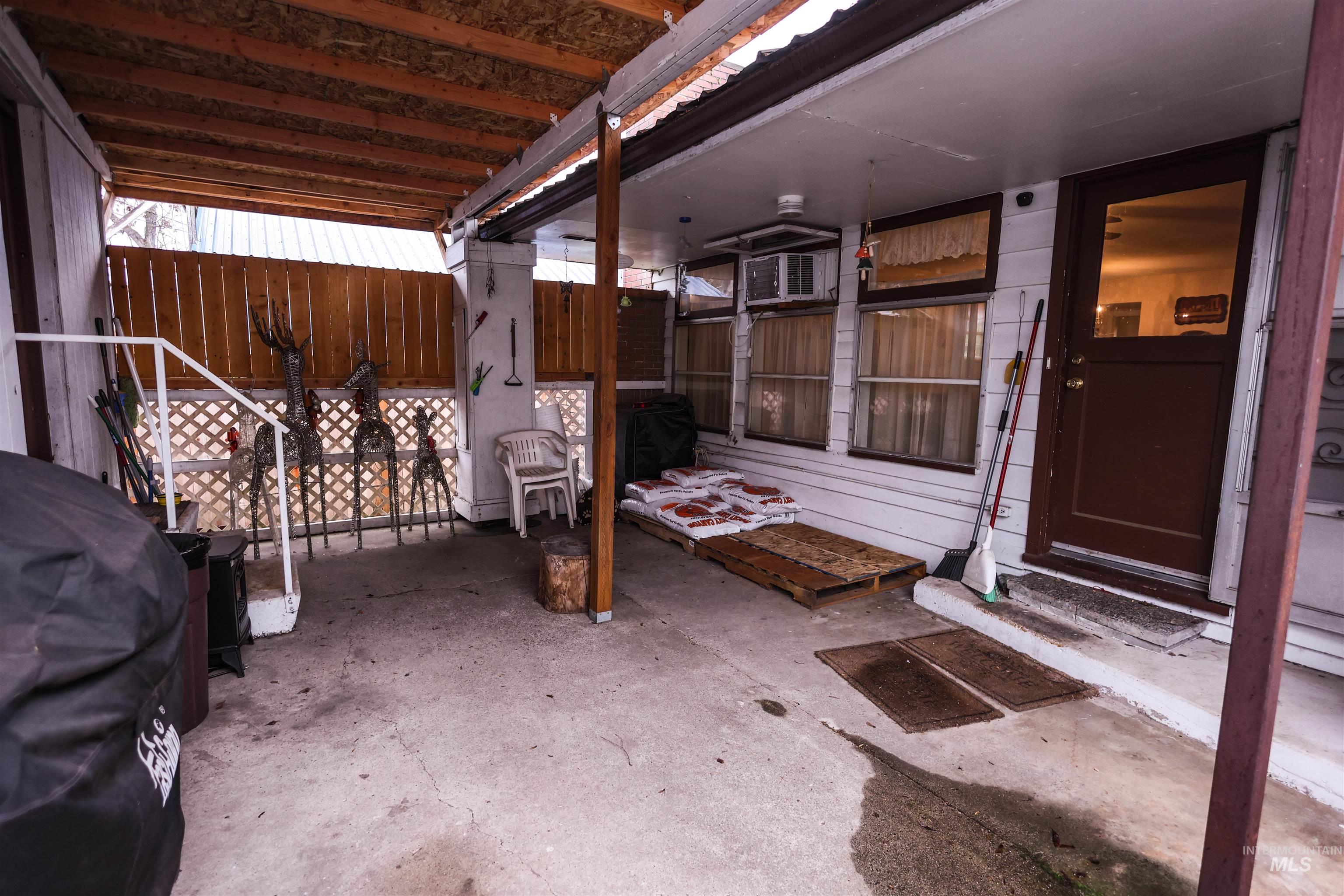 712 Hill St Property Photo 39