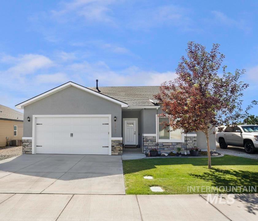 1393 Golden Pheasant Dr Property Photo 1