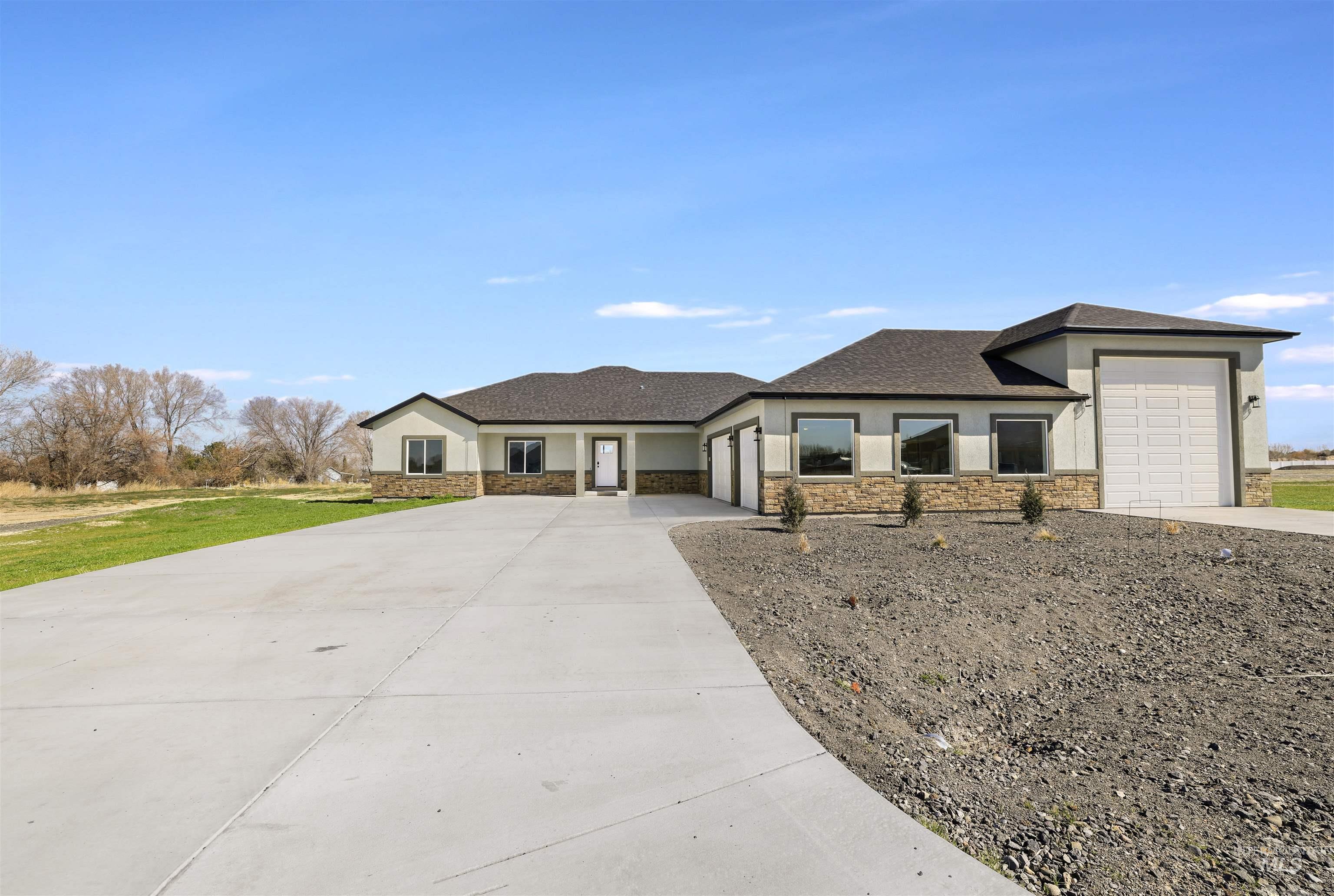 2514 Tulip Cir Property Photo 1