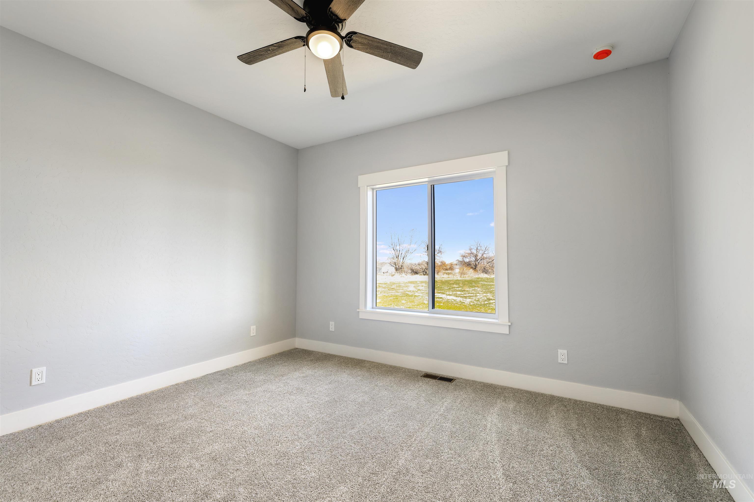 2514 Tulip Cir Property Photo 6