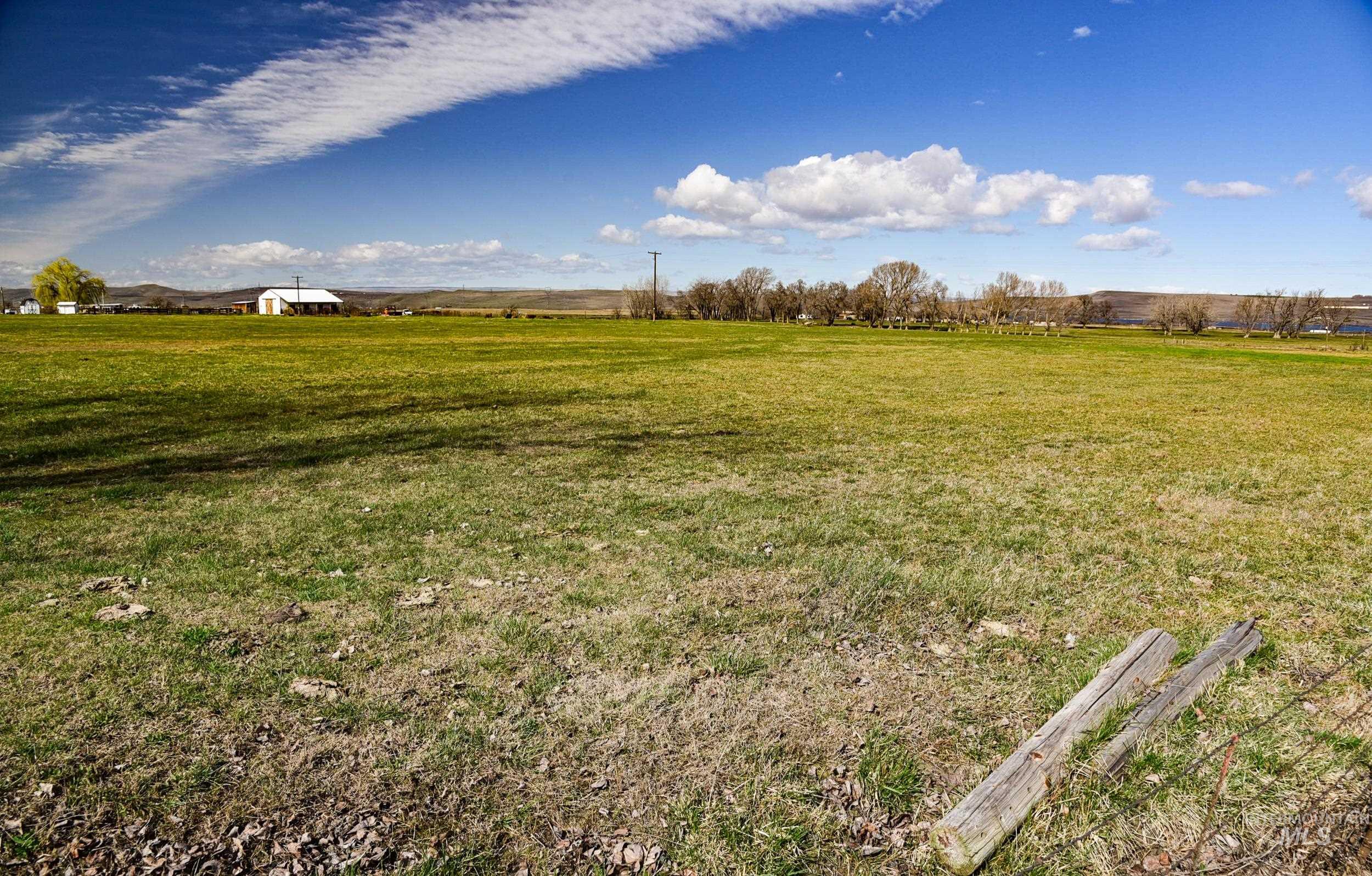 98978028 Property Photo 11