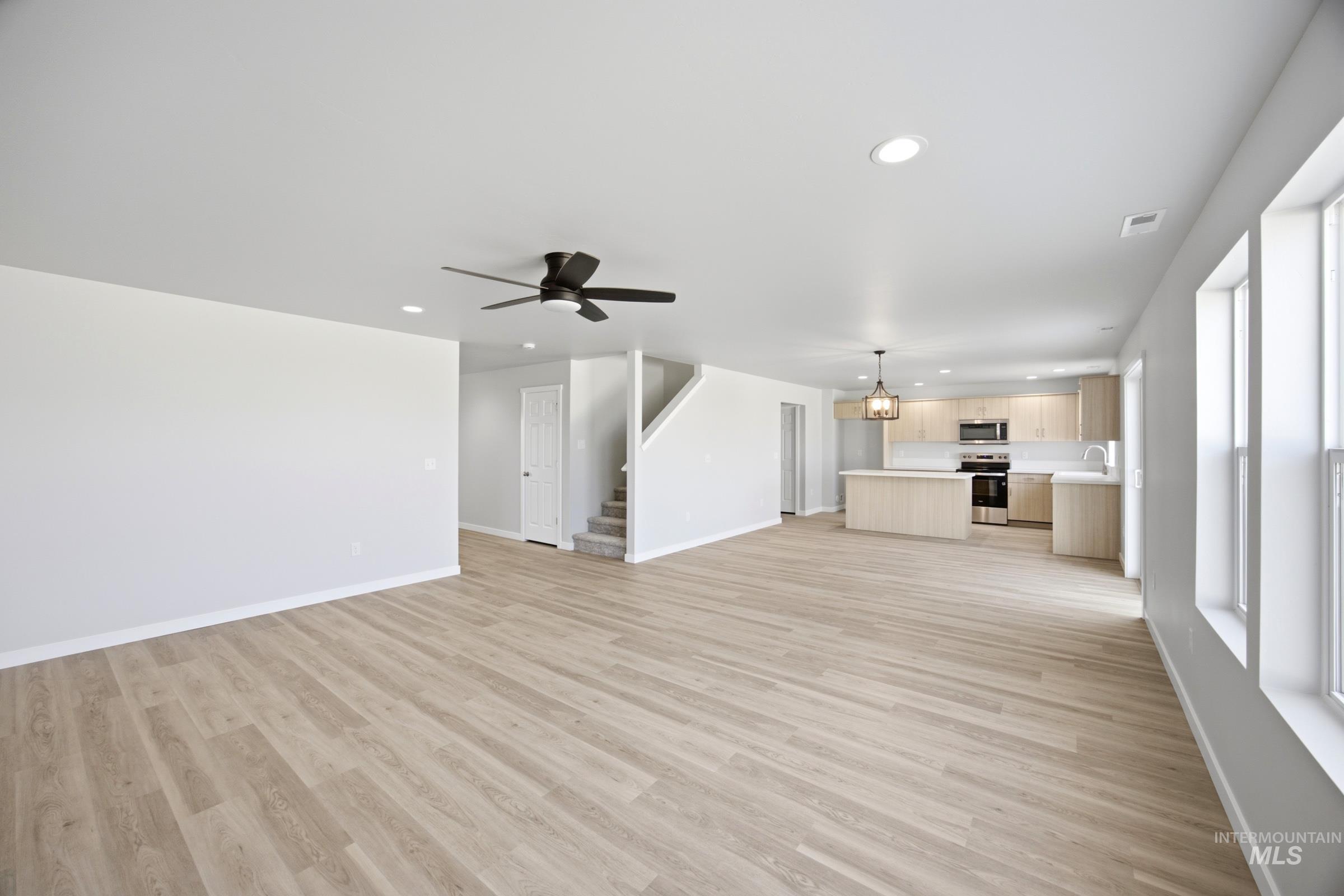 1809 N Birch St Property Photo 8