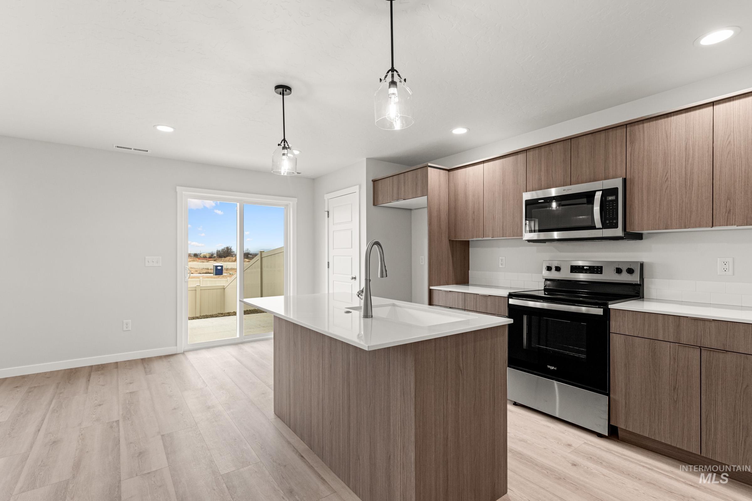 10824 Rutland St Property Photo 6