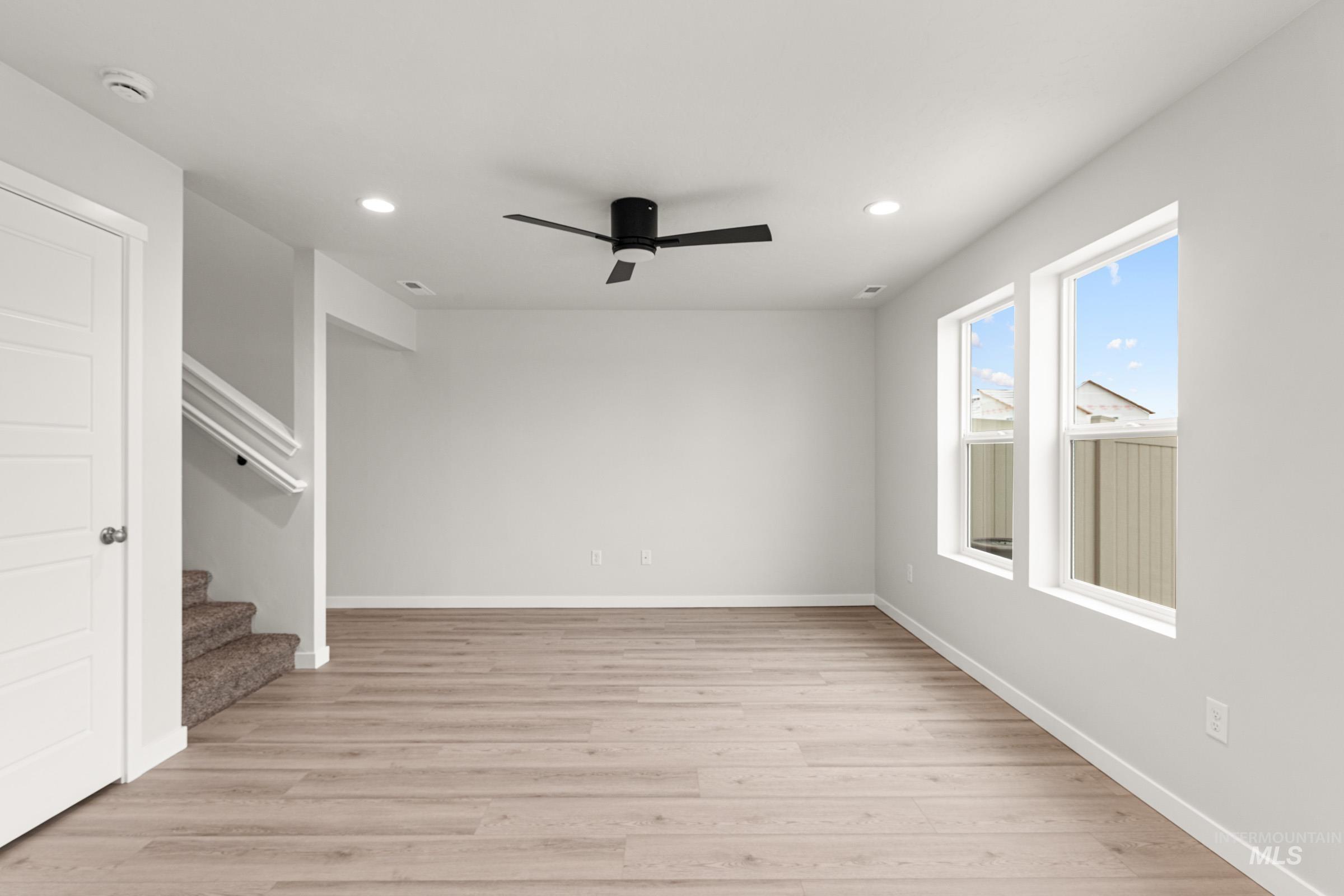 10824 Rutland St Property Photo 8