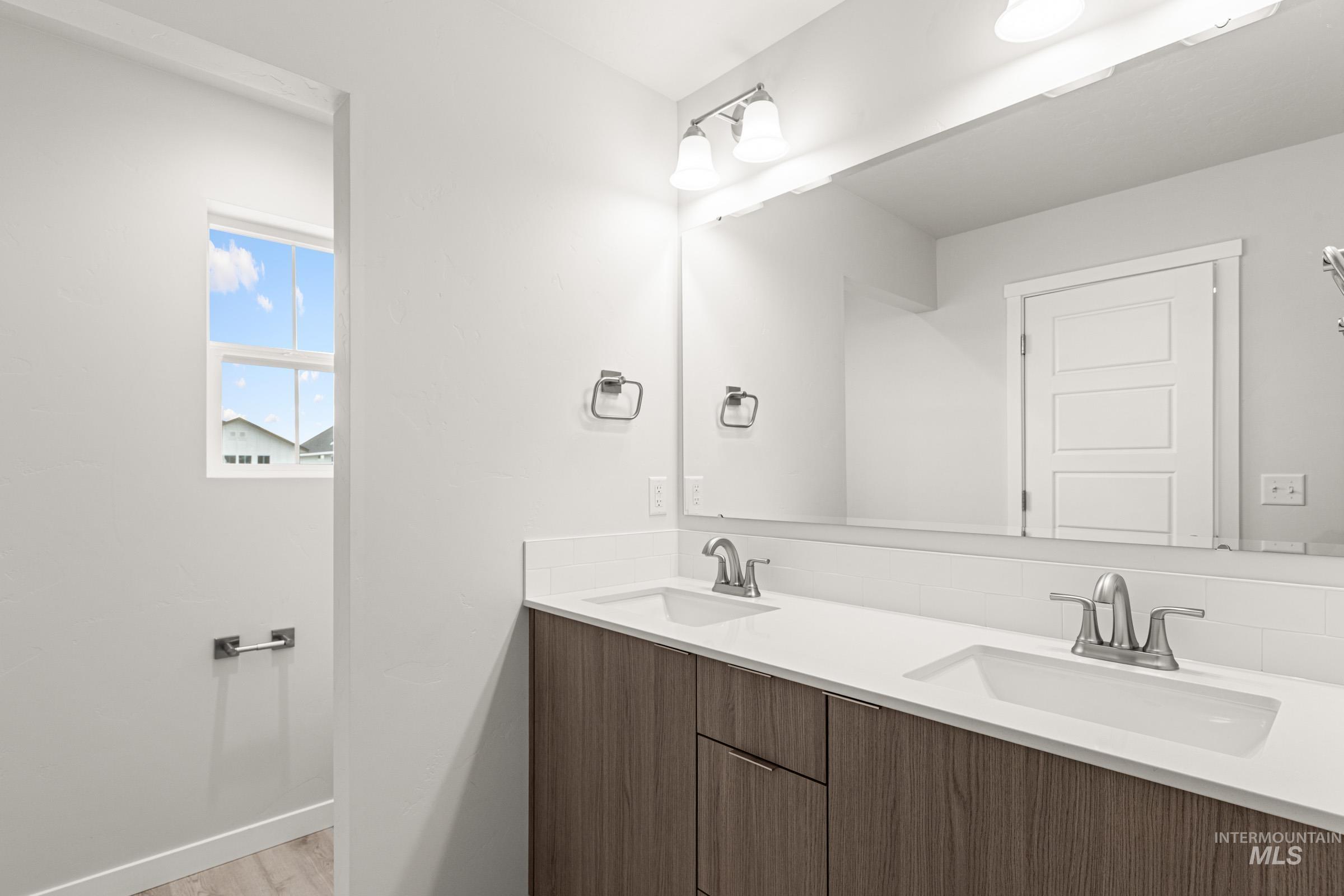 10824 Rutland St Property Photo 18