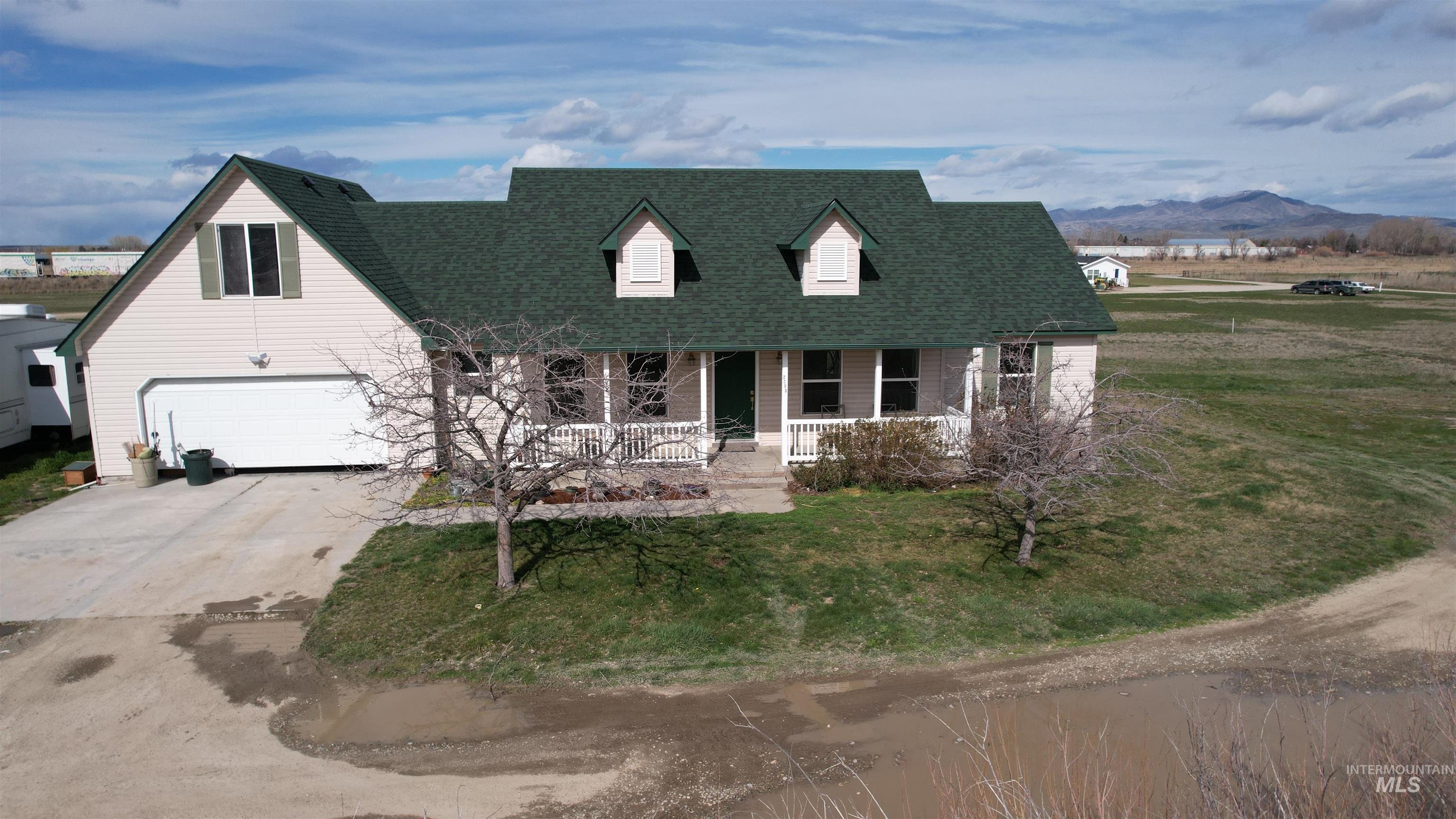 2395 Airport Rd Property Photo 1