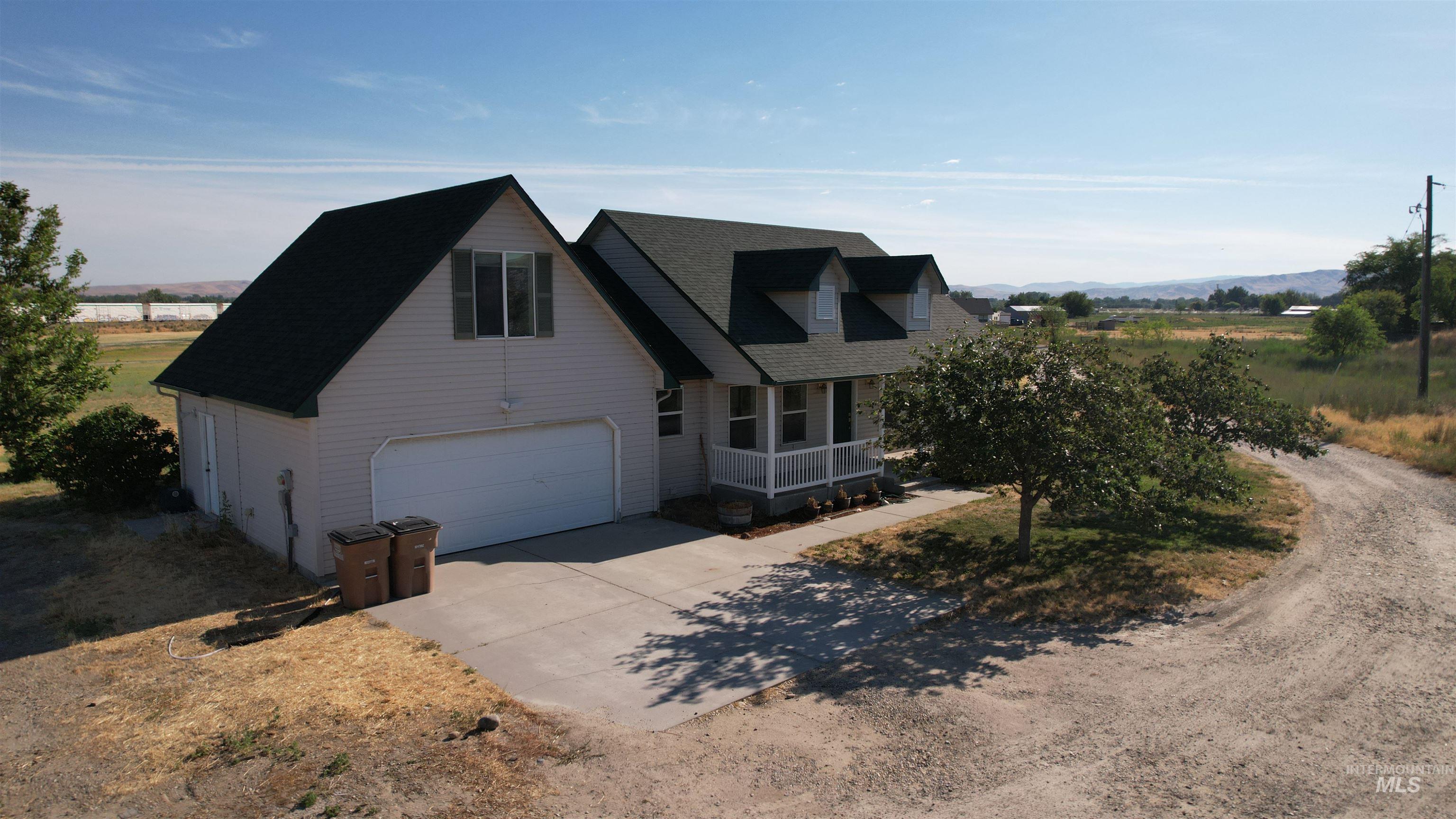 2395 Airport Rd Property Photo 4