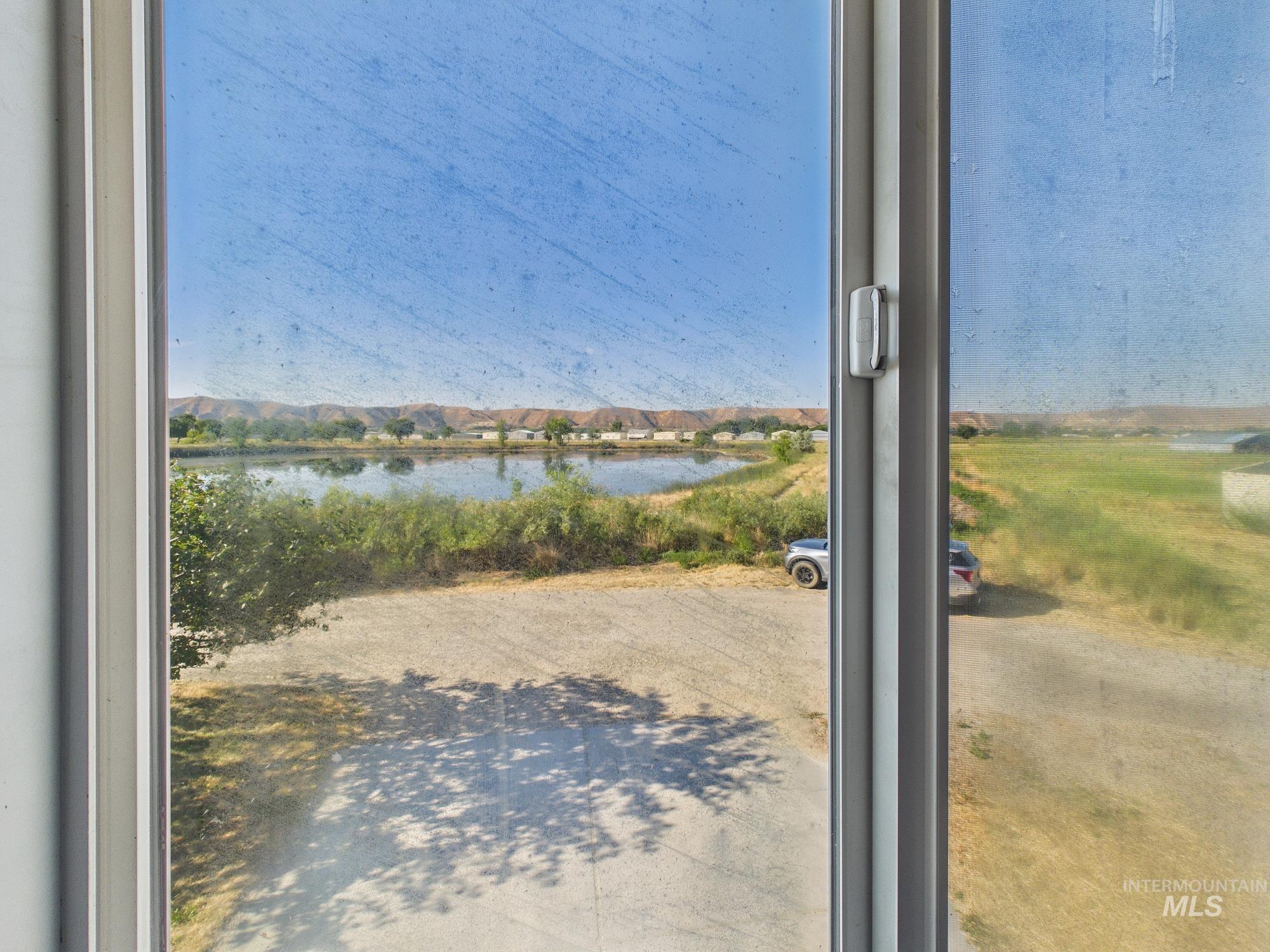 2395 Airport Rd Property Photo 8