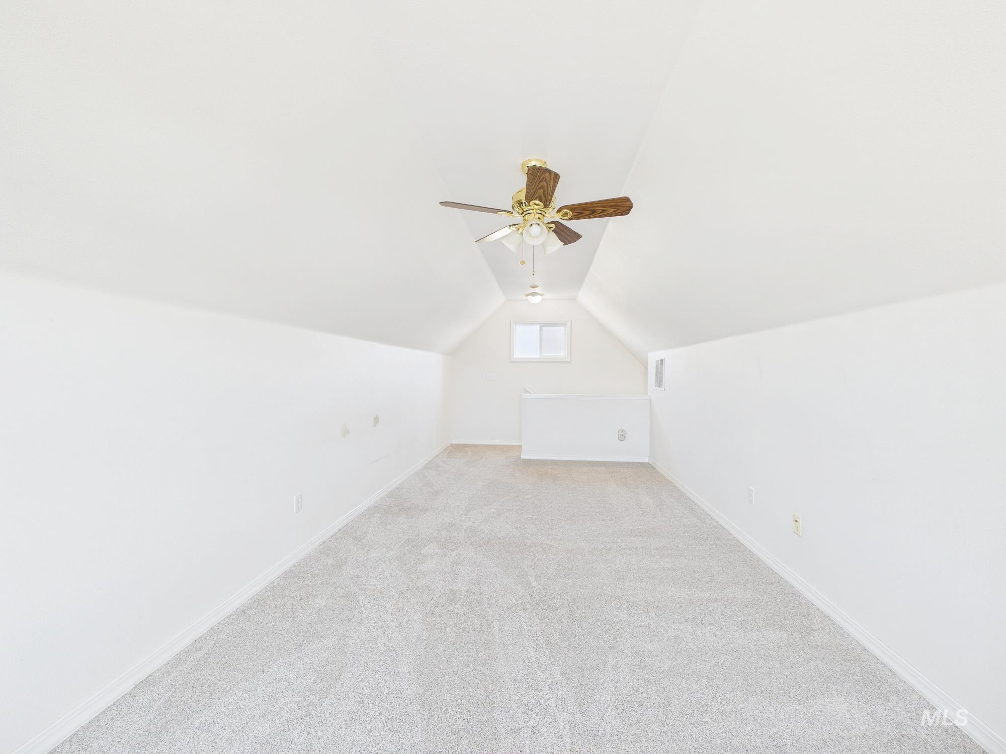 2395 Airport Rd Property Photo 9