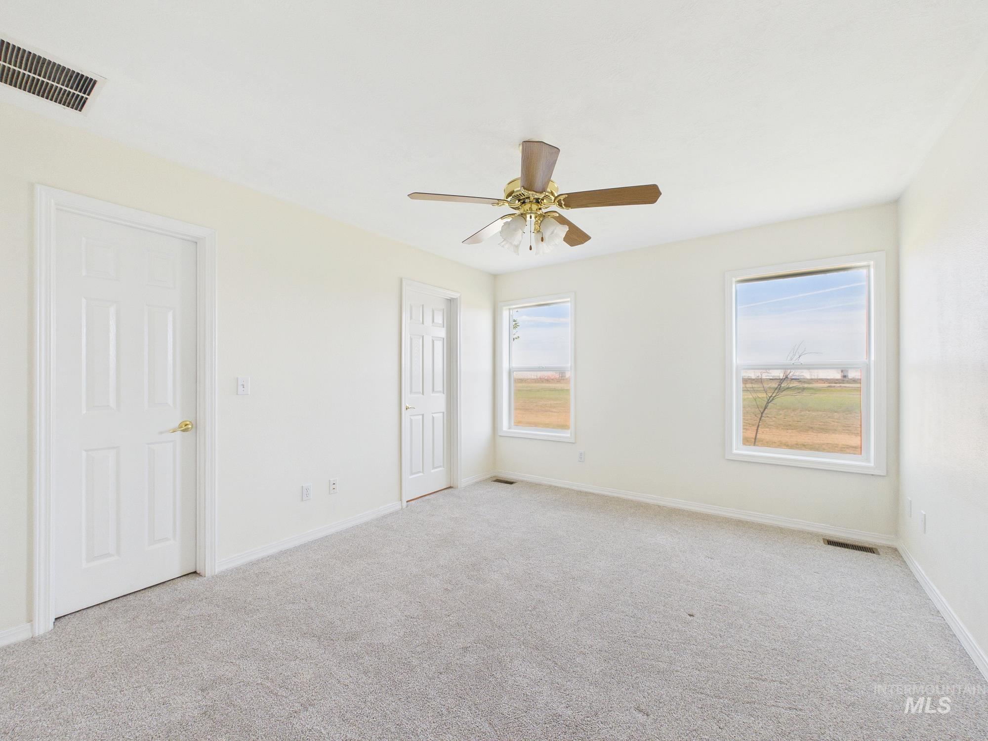 2395 Airport Rd Property Photo 11