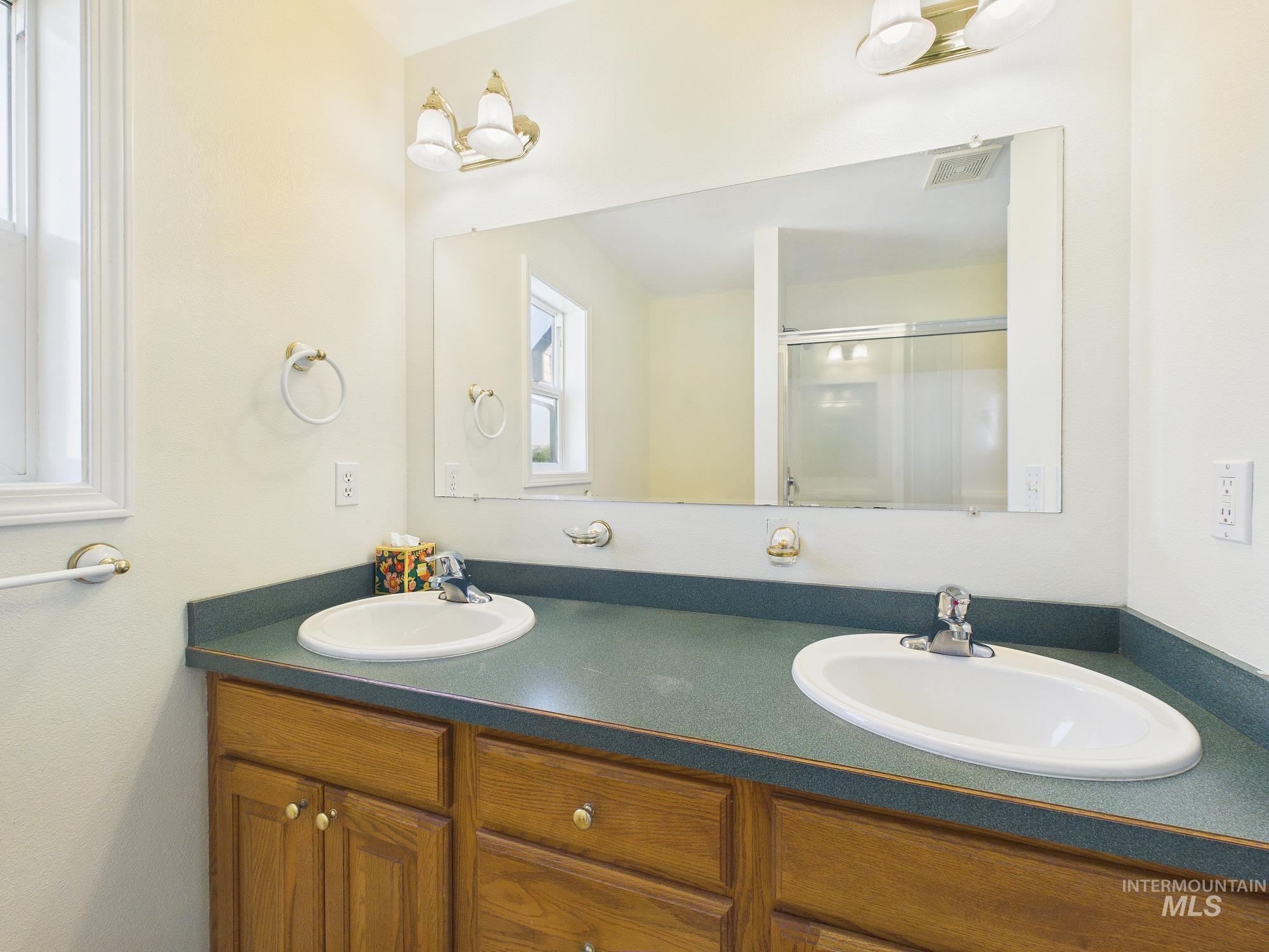 2395 Airport Rd Property Photo 13