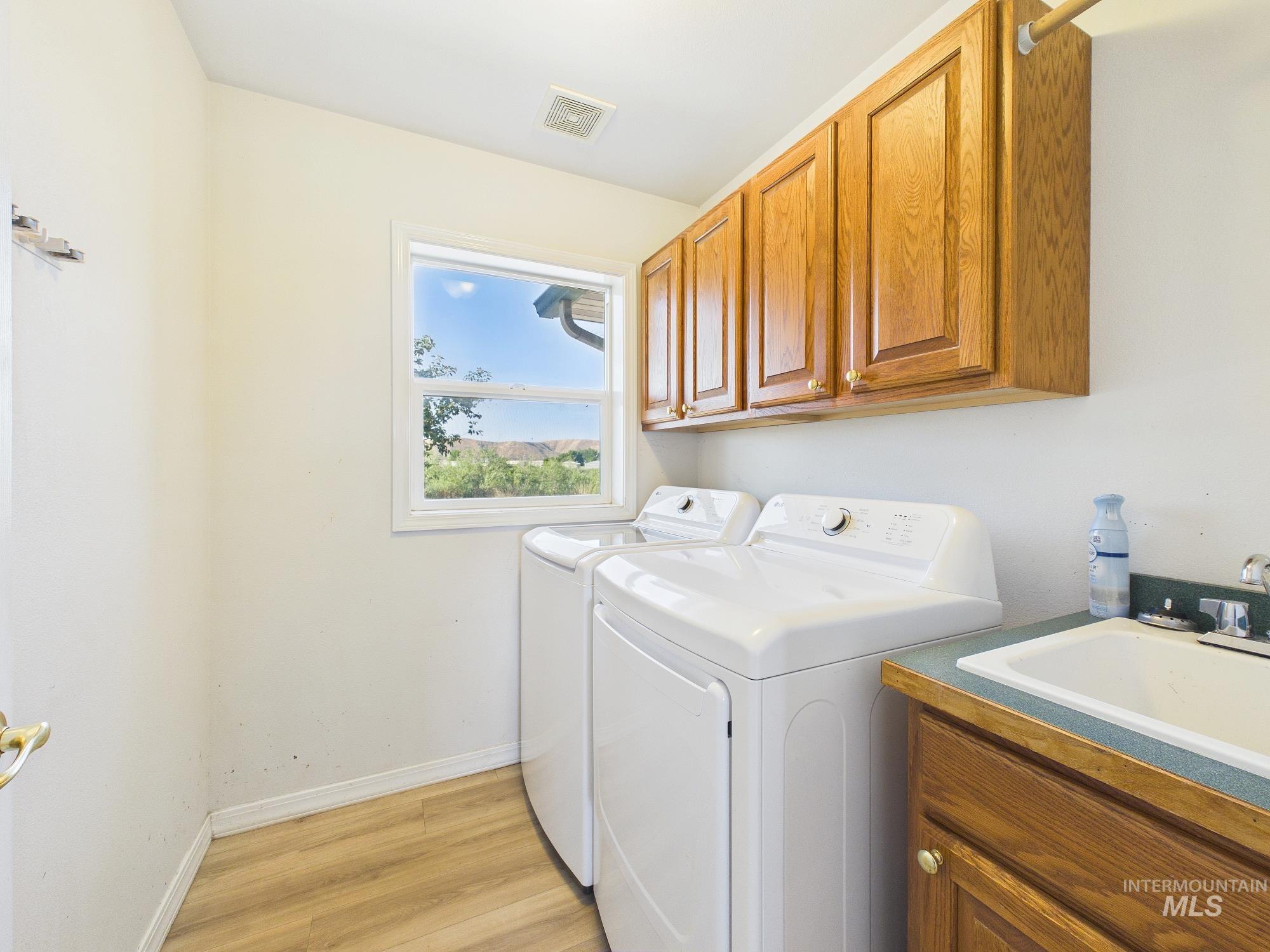 2395 Airport Rd Property Photo 17