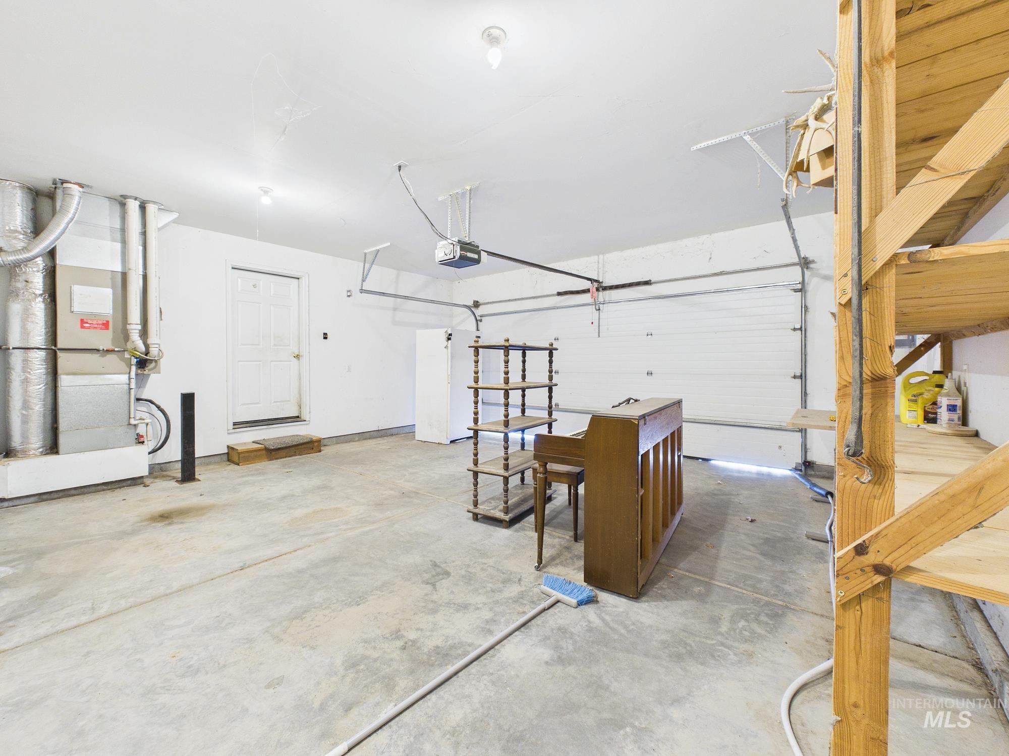 2395 Airport Rd Property Photo 31