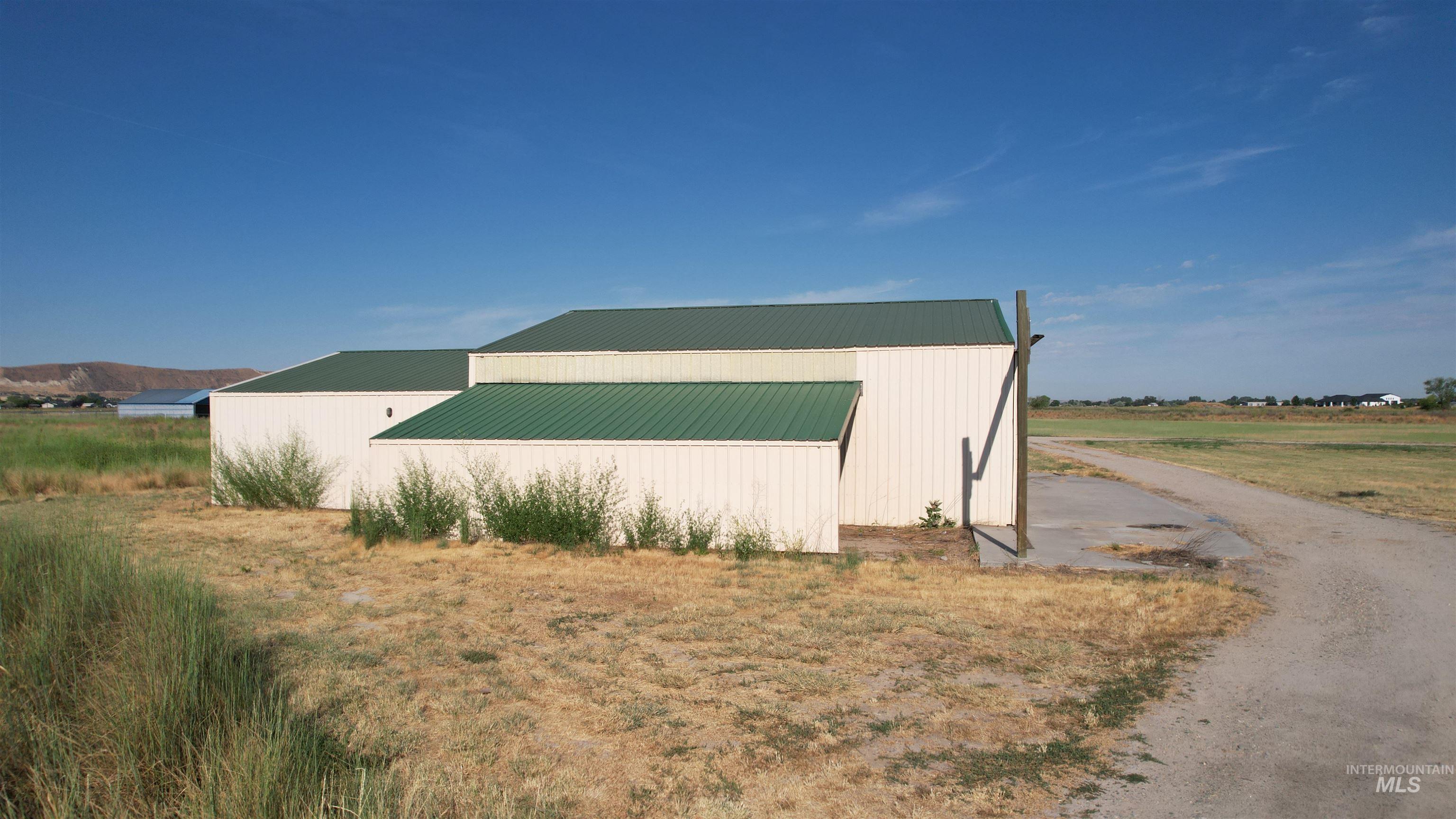 2395 Airport Rd Property Photo 34