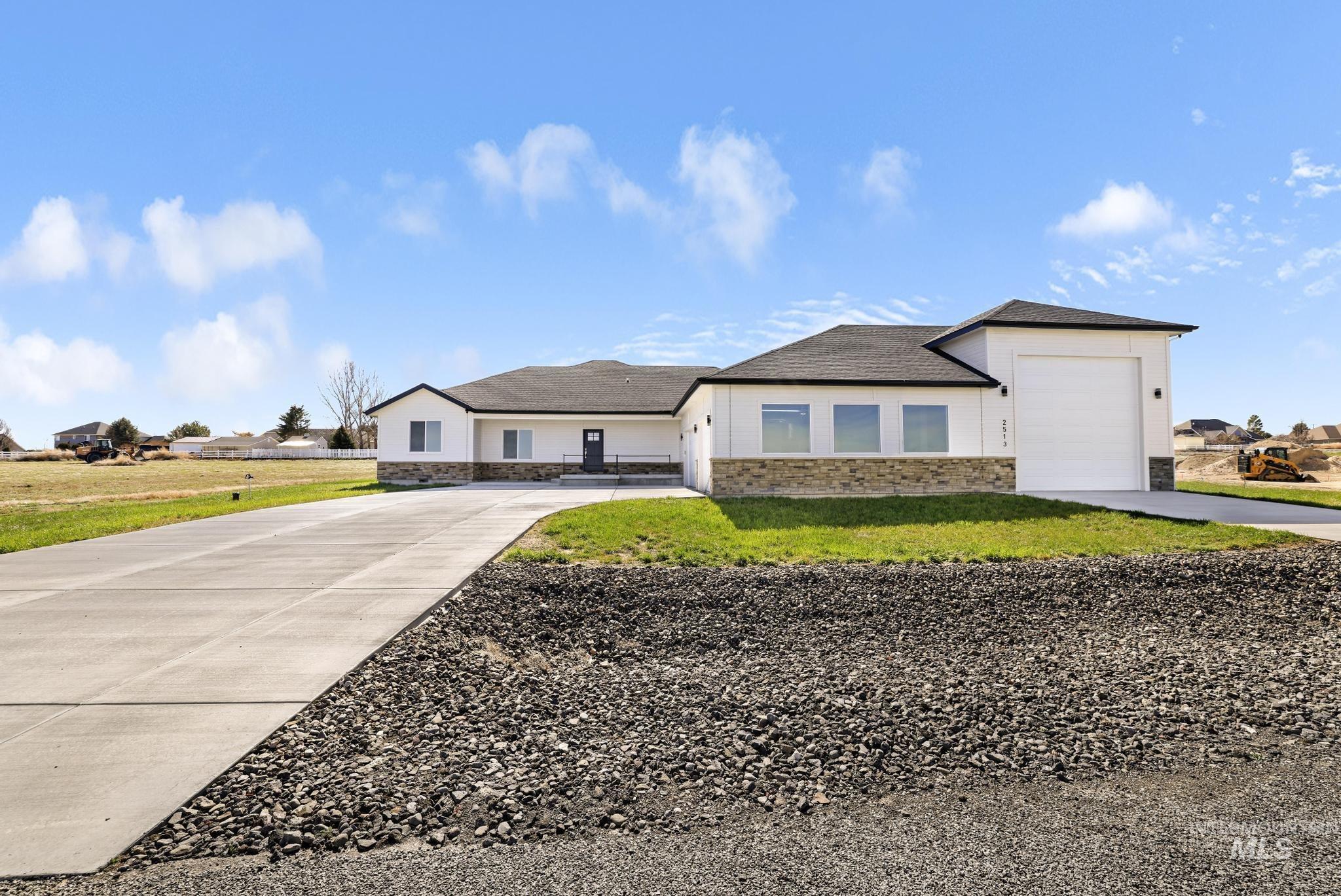 2513 Van Gogh Property Photo 1