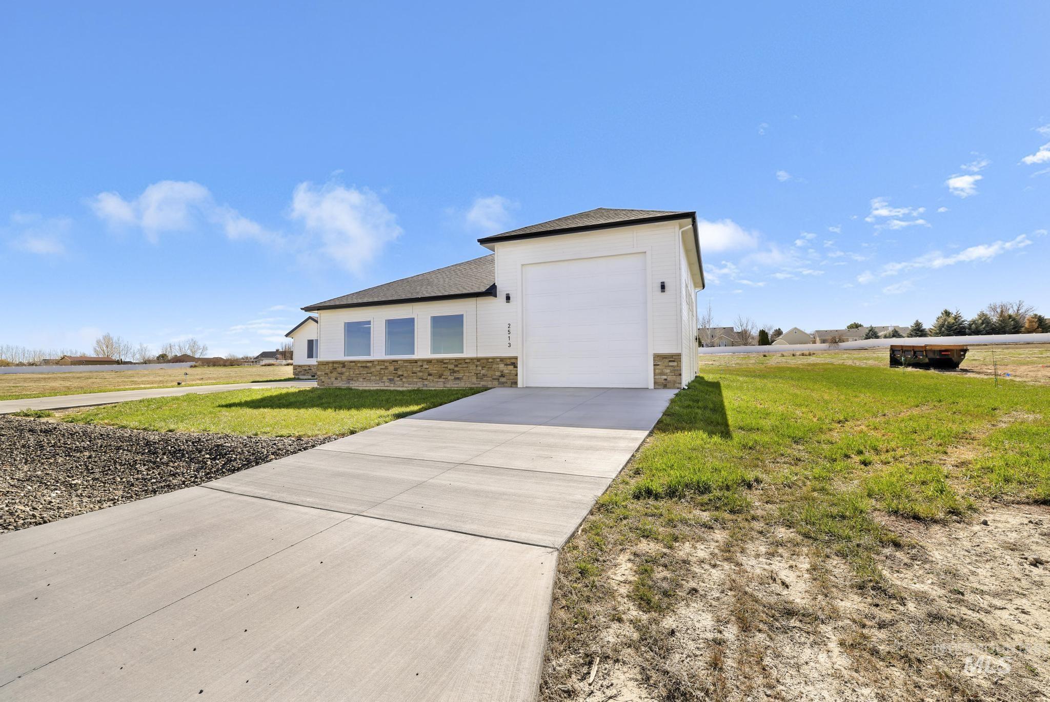 2513 Van Gogh Property Photo 3