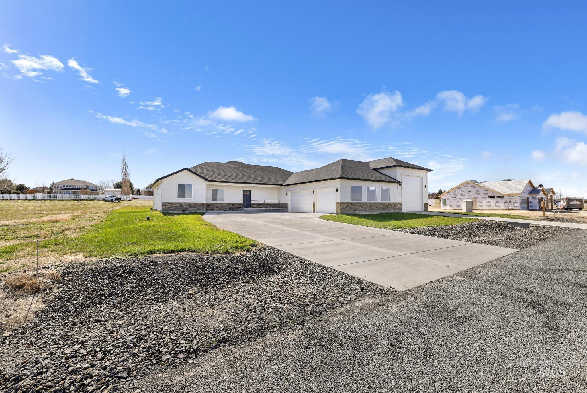 2513 Van Gogh Property Photo 4