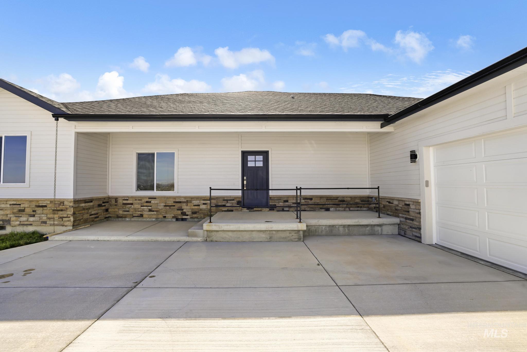 2513 Van Gogh Property Photo 5