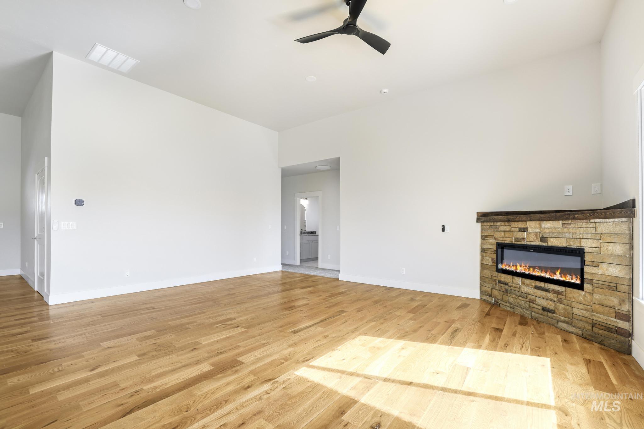 2513 Van Gogh Property Photo 12