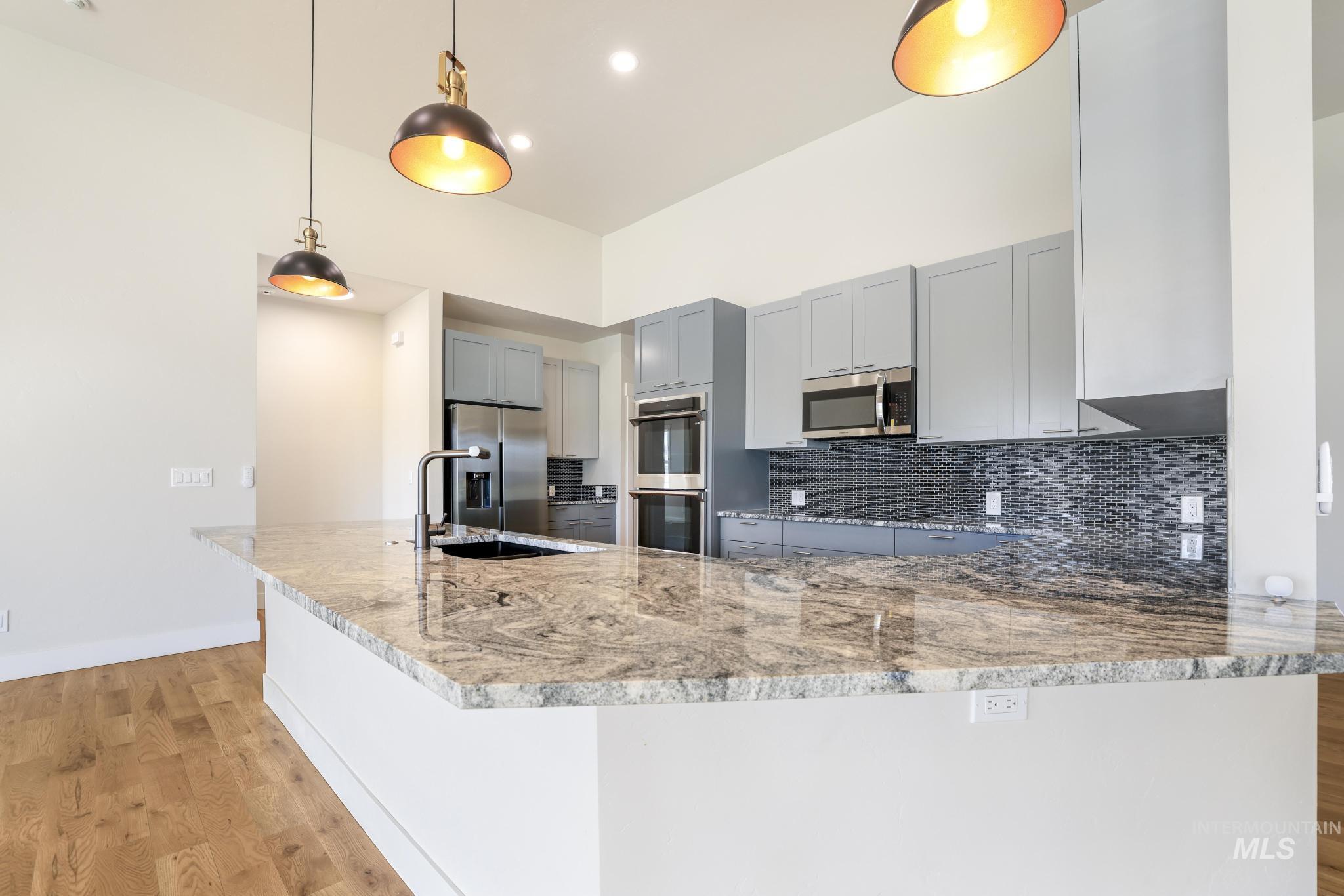 2513 Van Gogh Property Photo 14