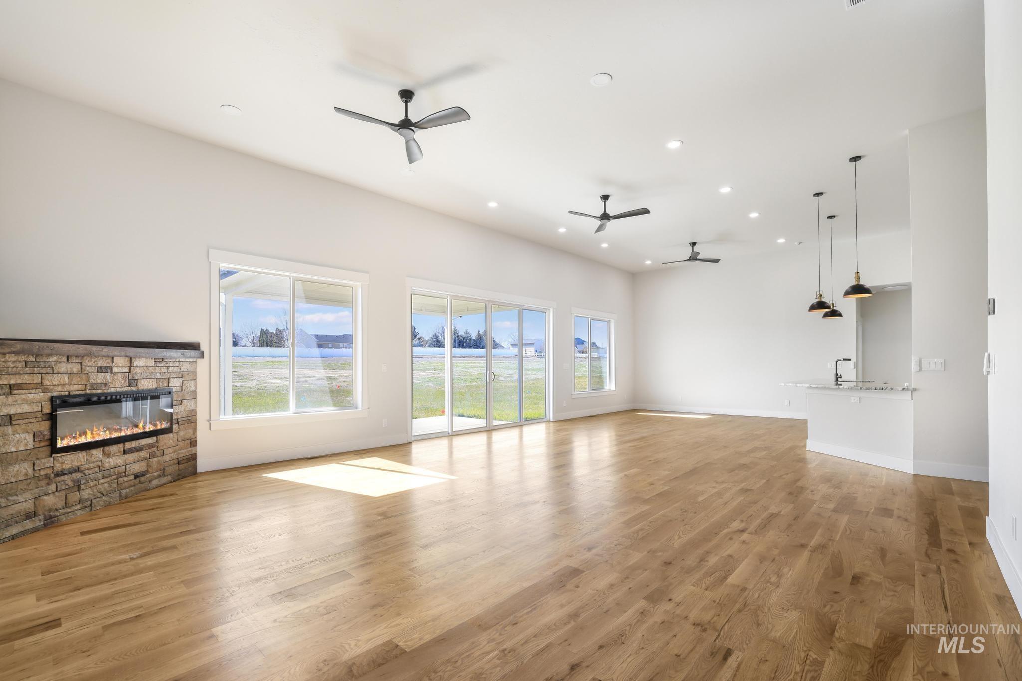 2513 Van Gogh Property Photo 28