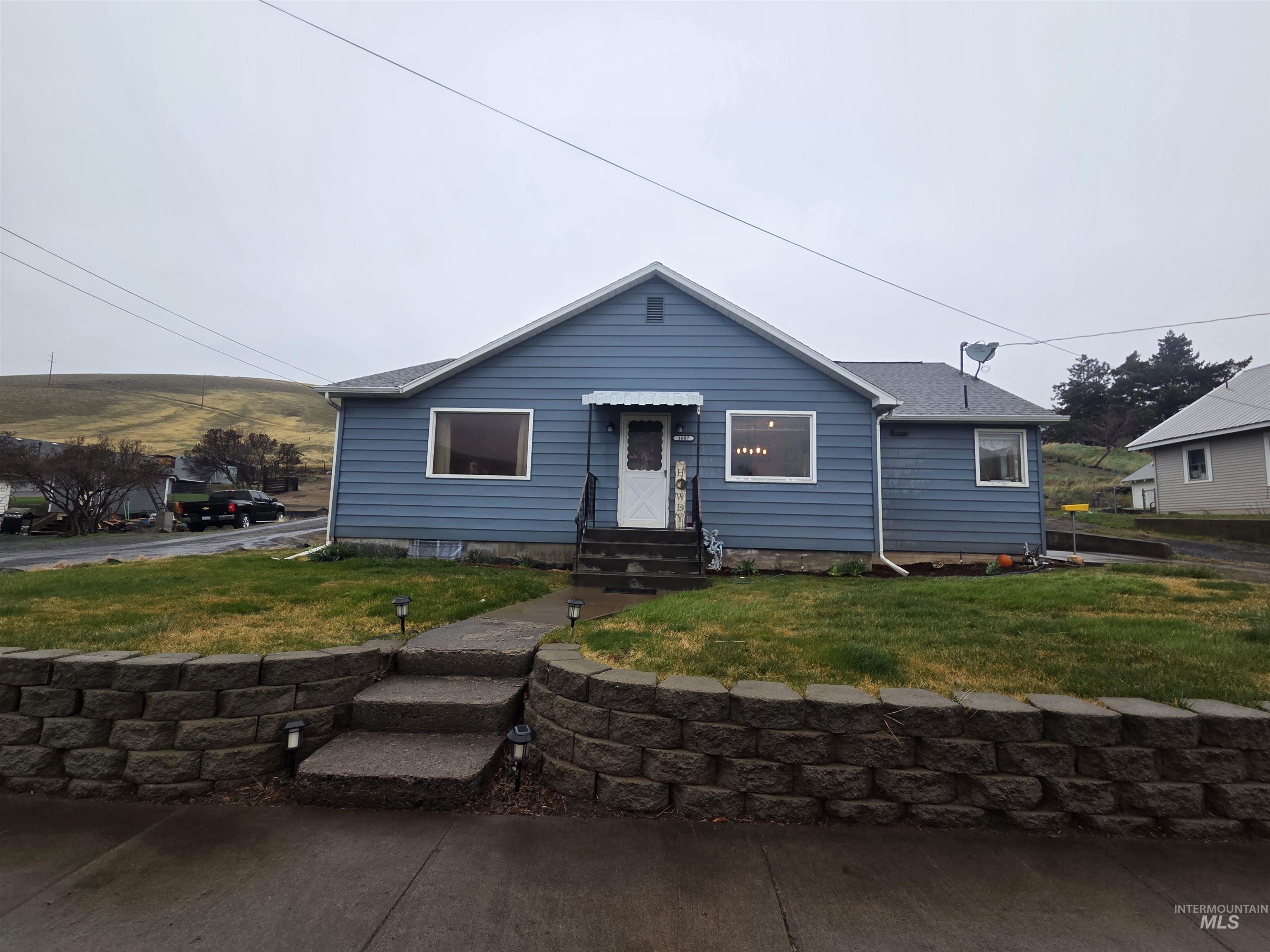 1607 Main Street Property Photo 1