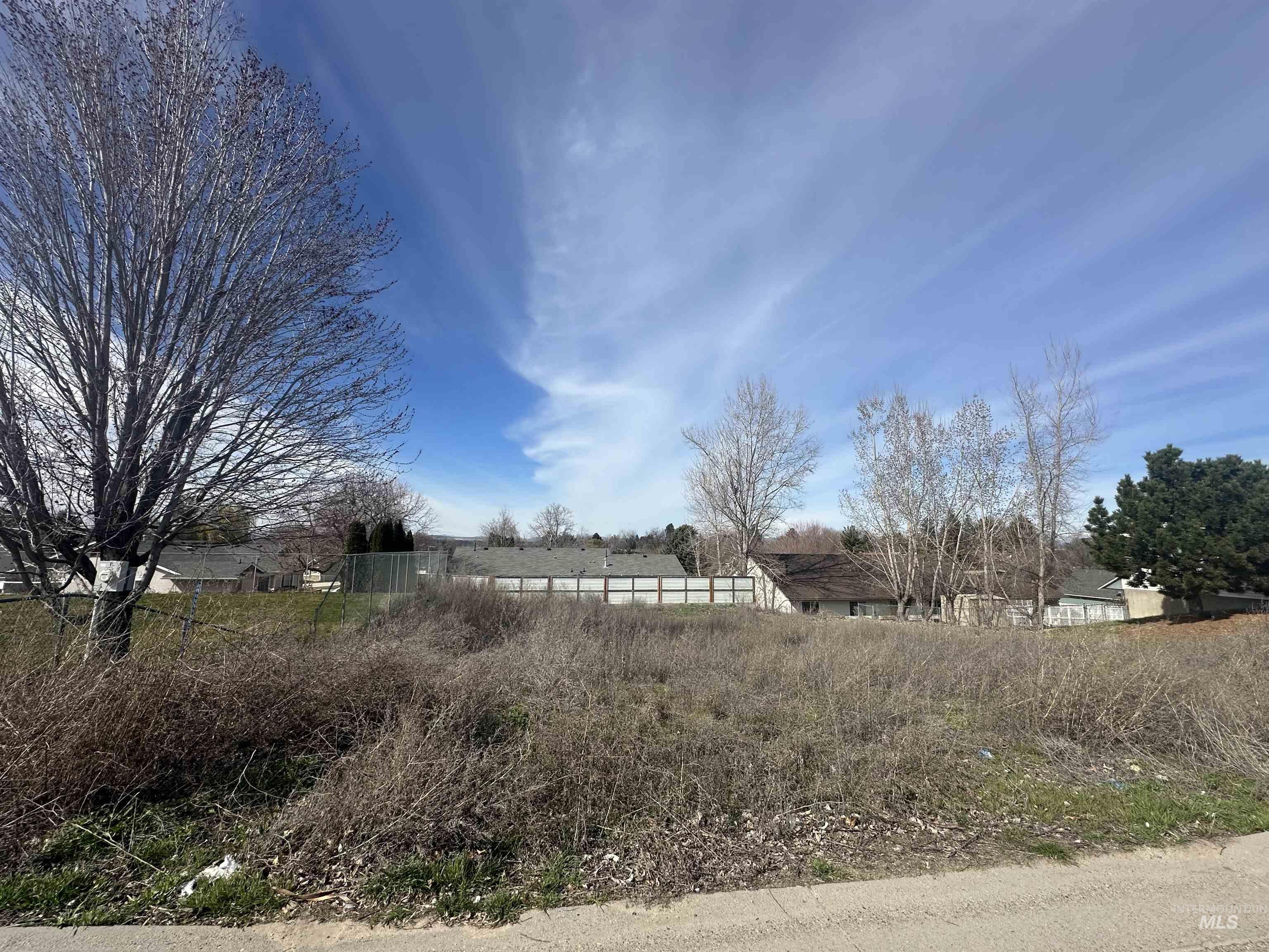 900 S Iowa Ave Property Photo 1