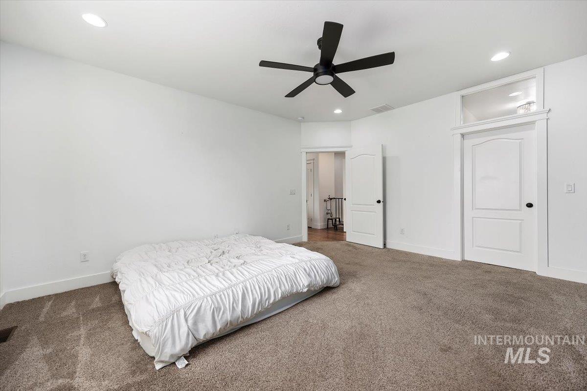 565 Clearwater Way Property Photo 22