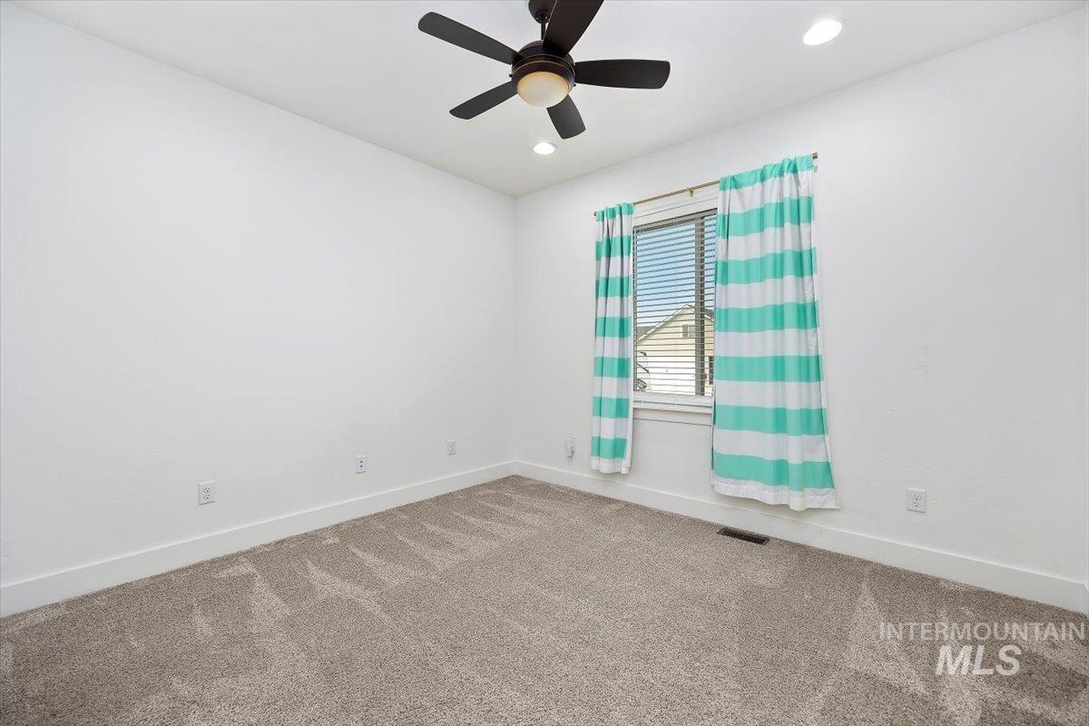 565 Clearwater Way Property Photo 28