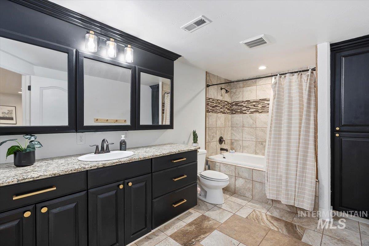 565 Clearwater Way Property Photo 31