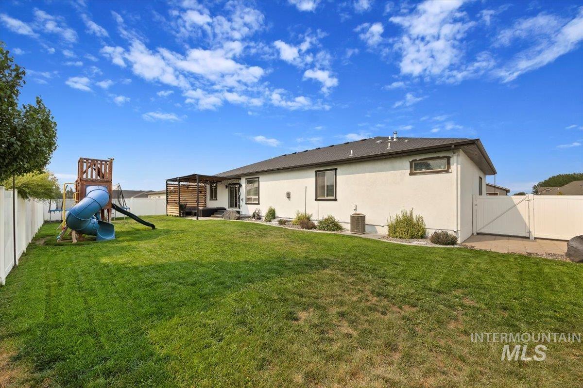 565 Clearwater Way Property Photo 36