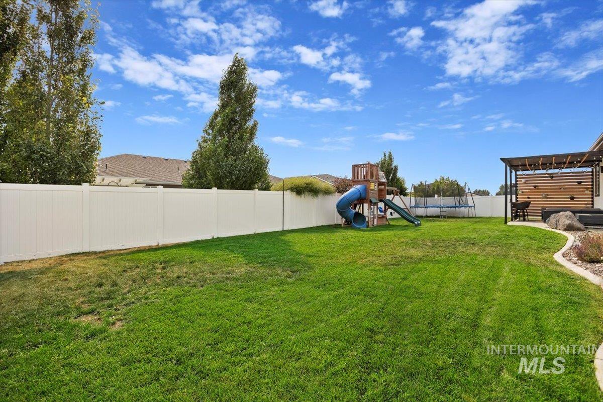 565 Clearwater Way Property Photo 37