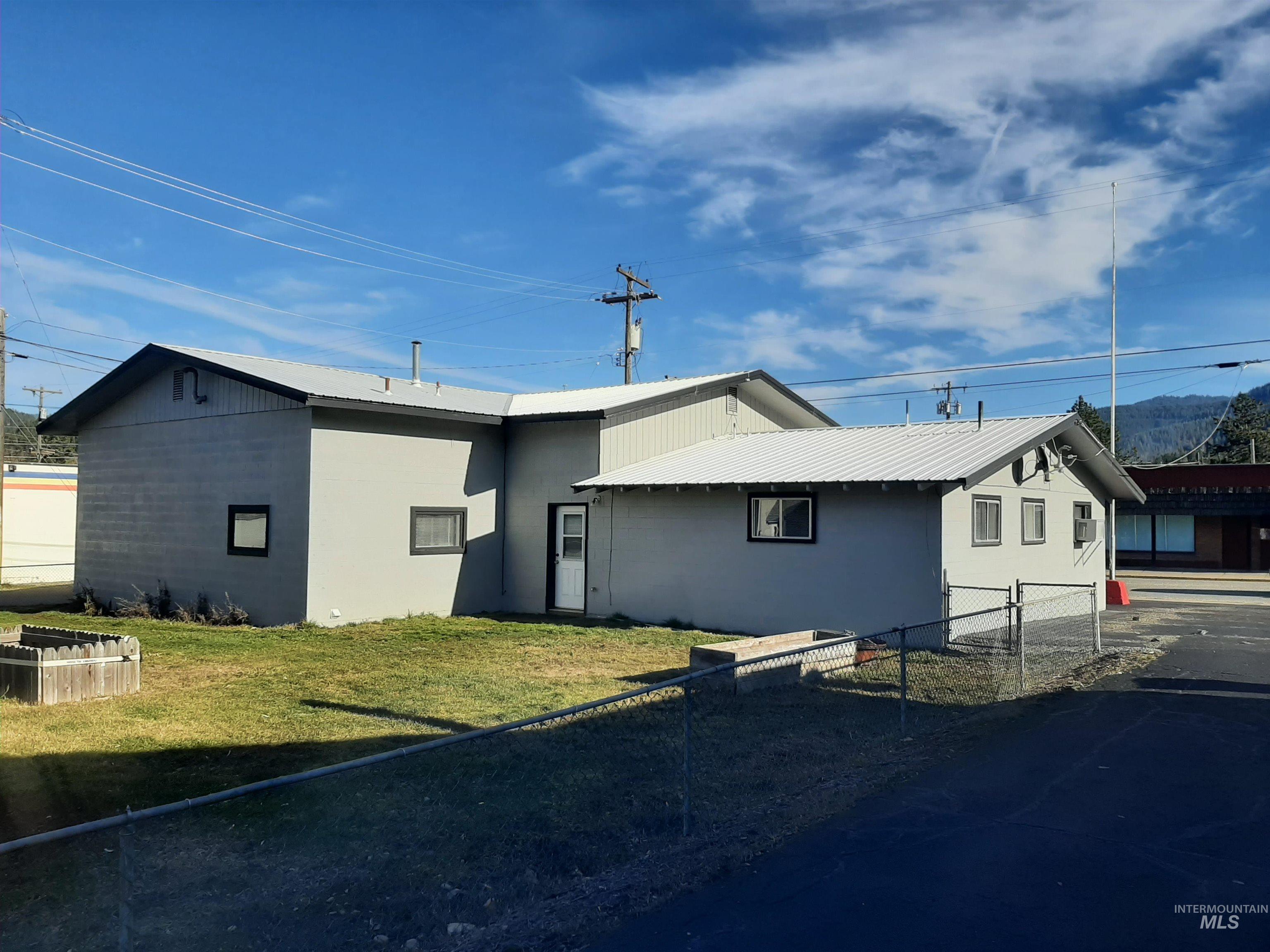 10 N Division Property Photo 4