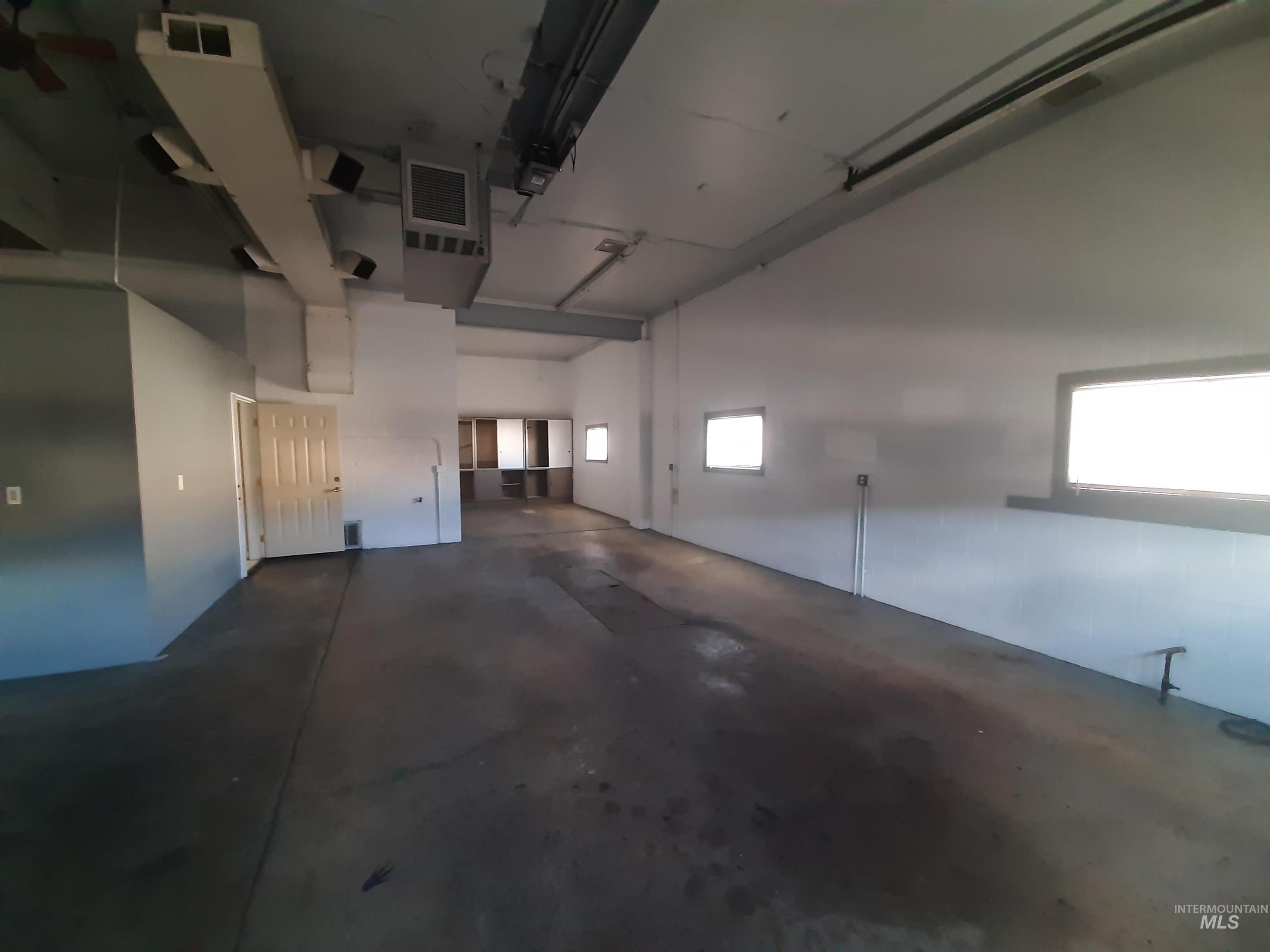 10 N Division Property Photo 8
