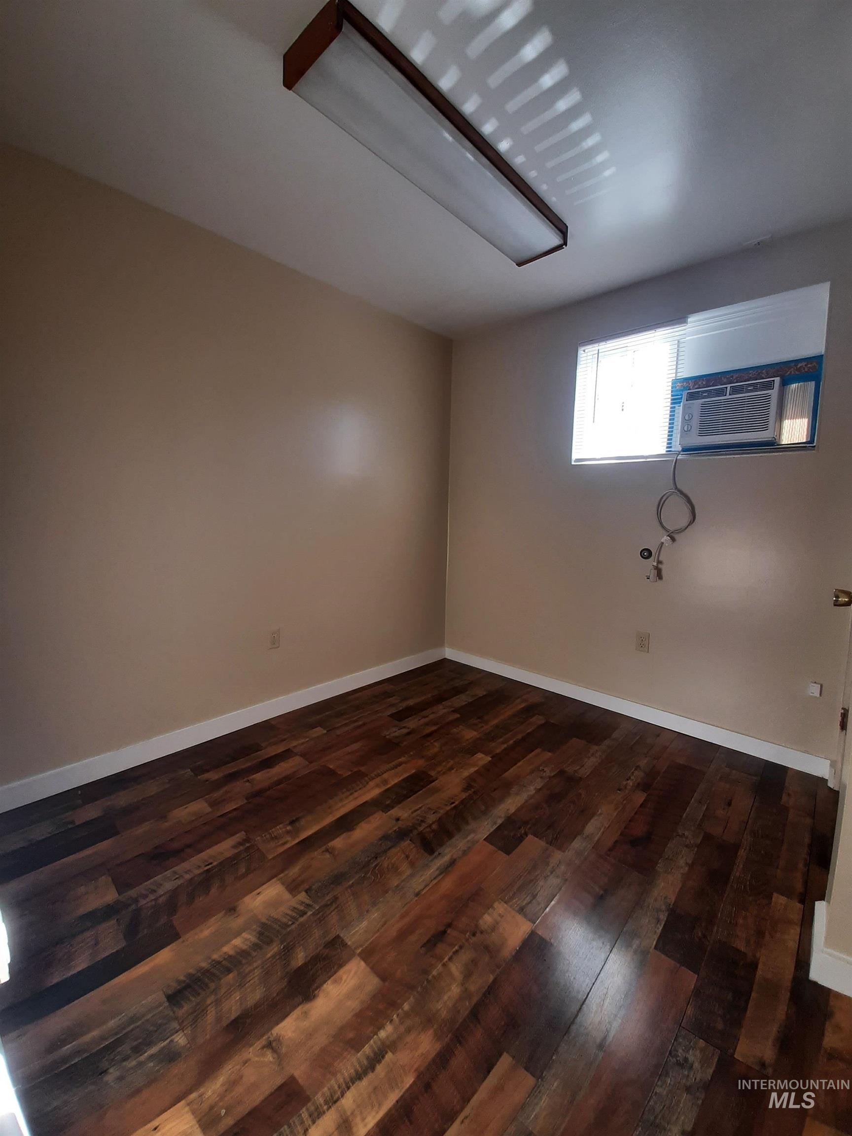 10 N Division Property Photo 13