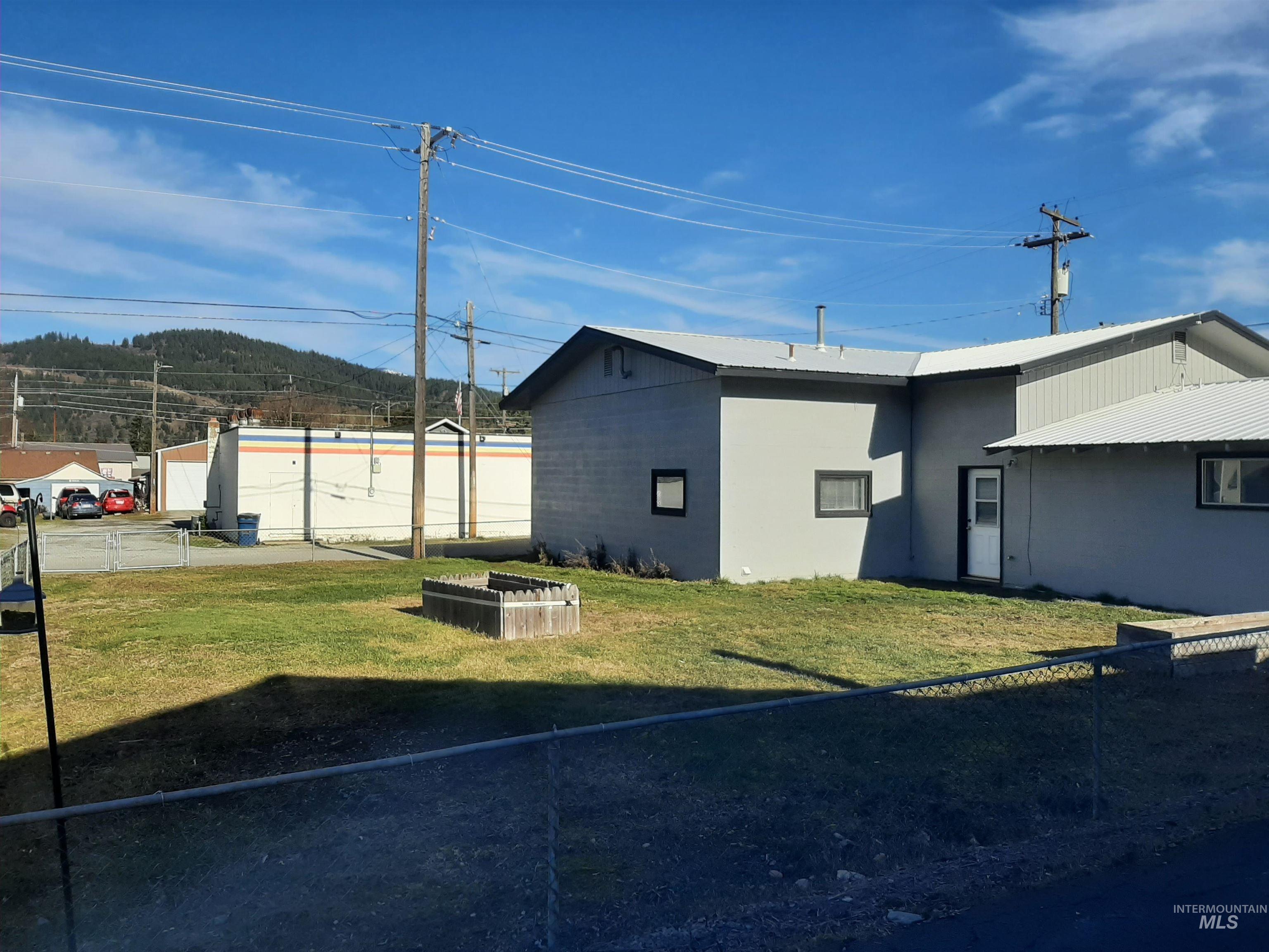 10 N Division Property Photo 21