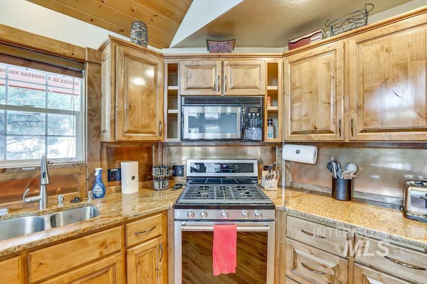 18 Shady Ln Property Photo 12