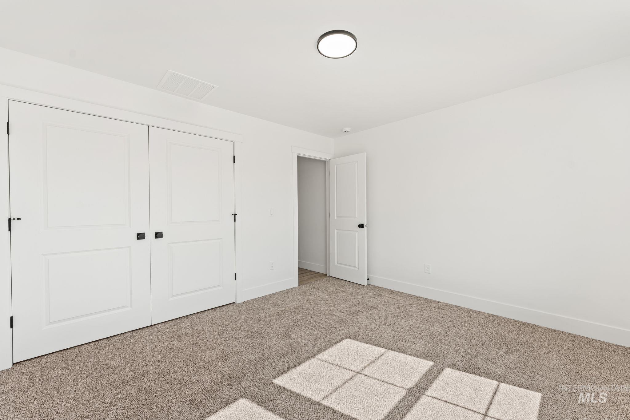 1330 19th Ave E Property Photo 9