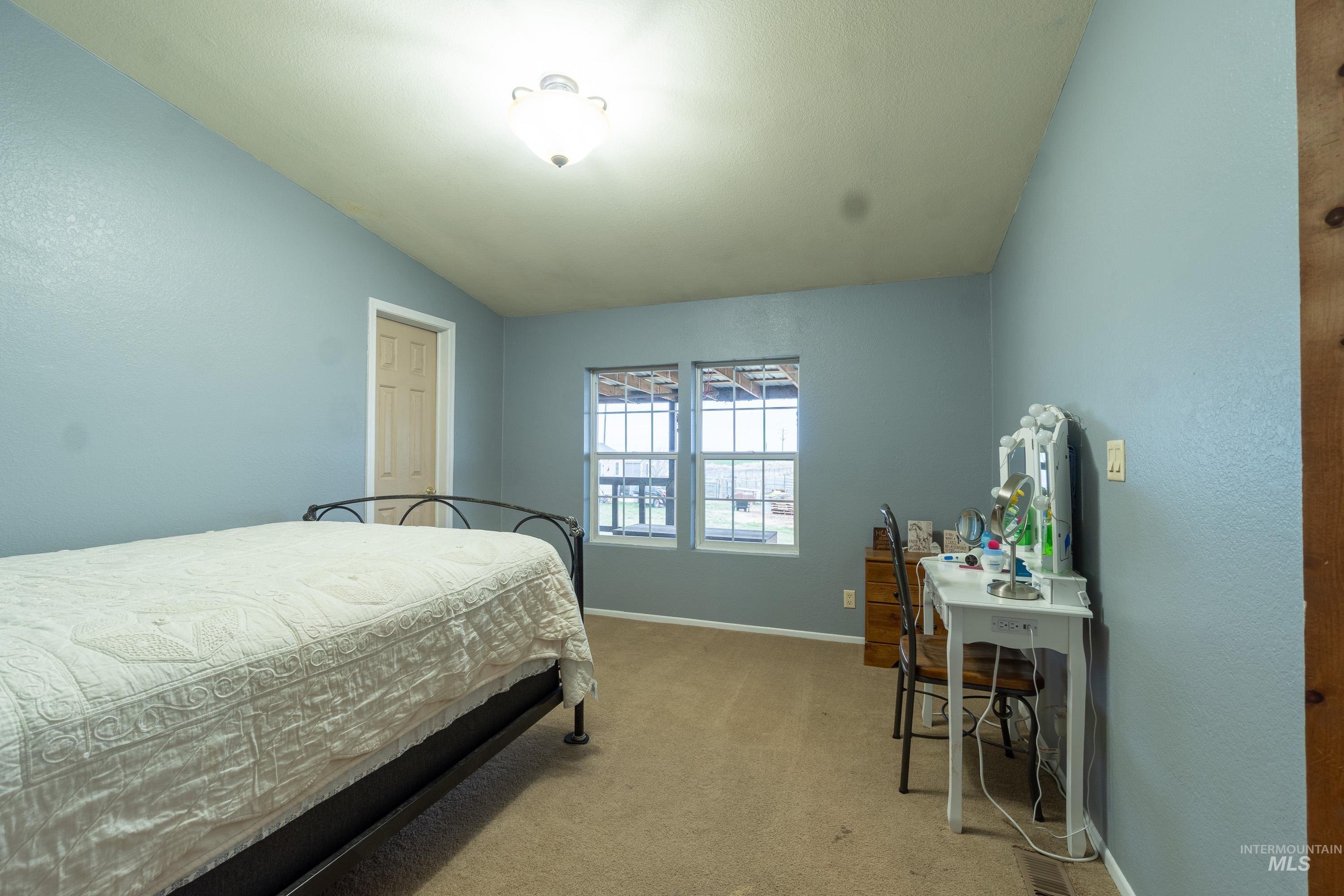 2110 E 3950 N Property Photo 15