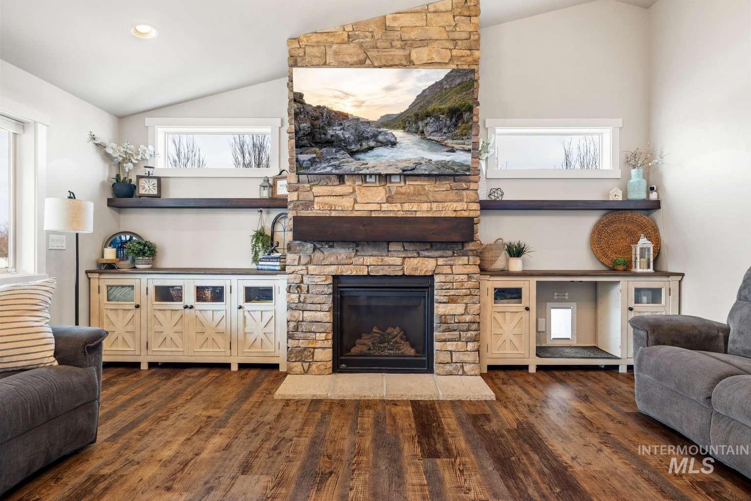 744 Midnight Sun Loop Property Photo 5