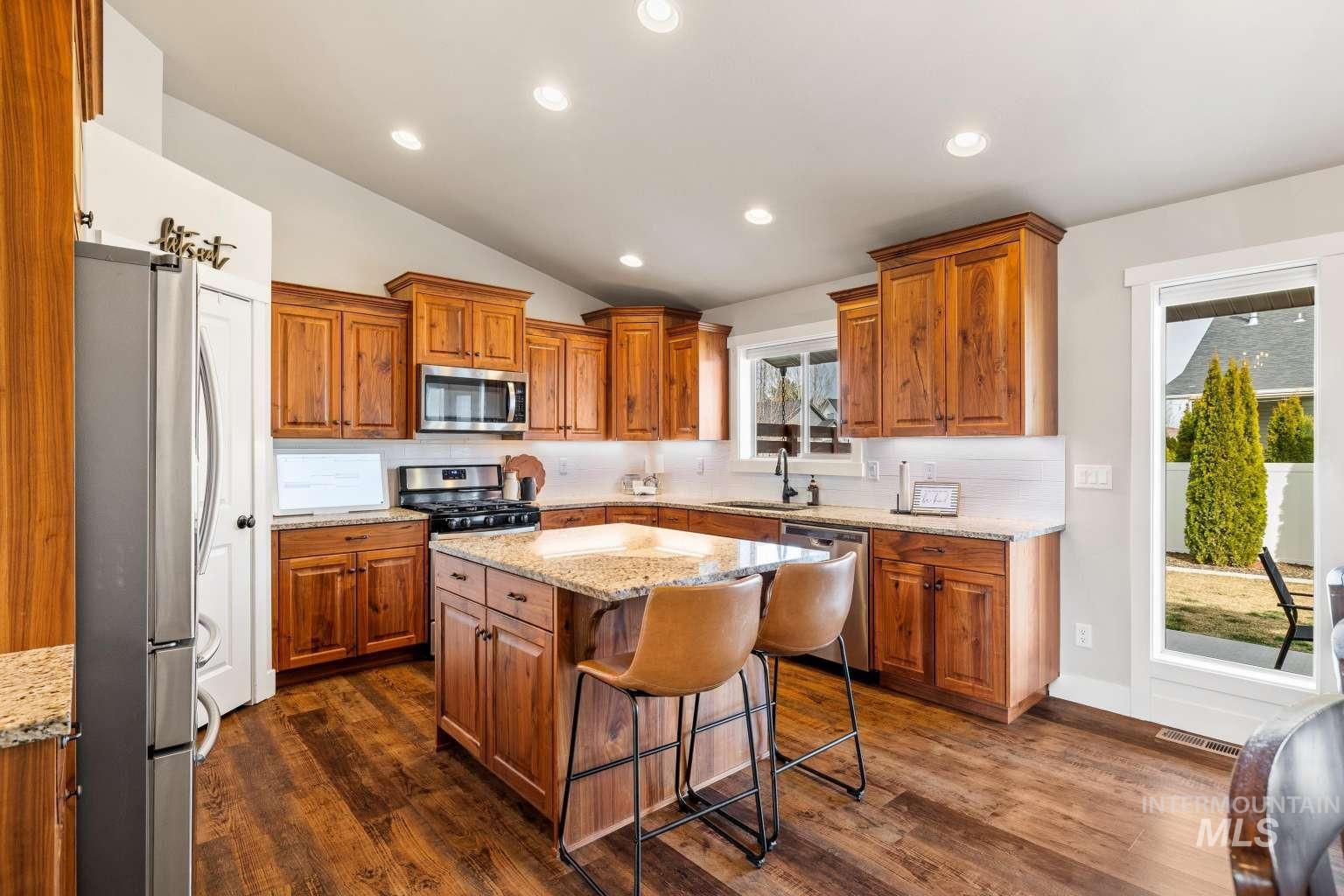 744 Midnight Sun Loop Property Photo 7