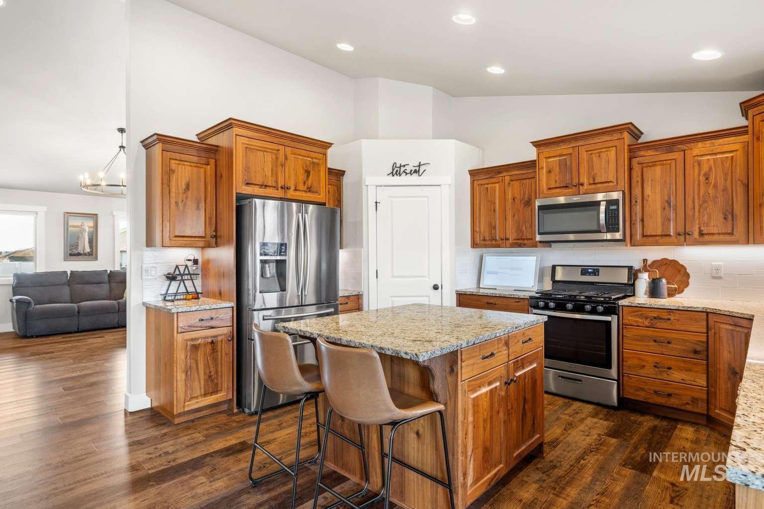 744 Midnight Sun Loop Property Photo 8