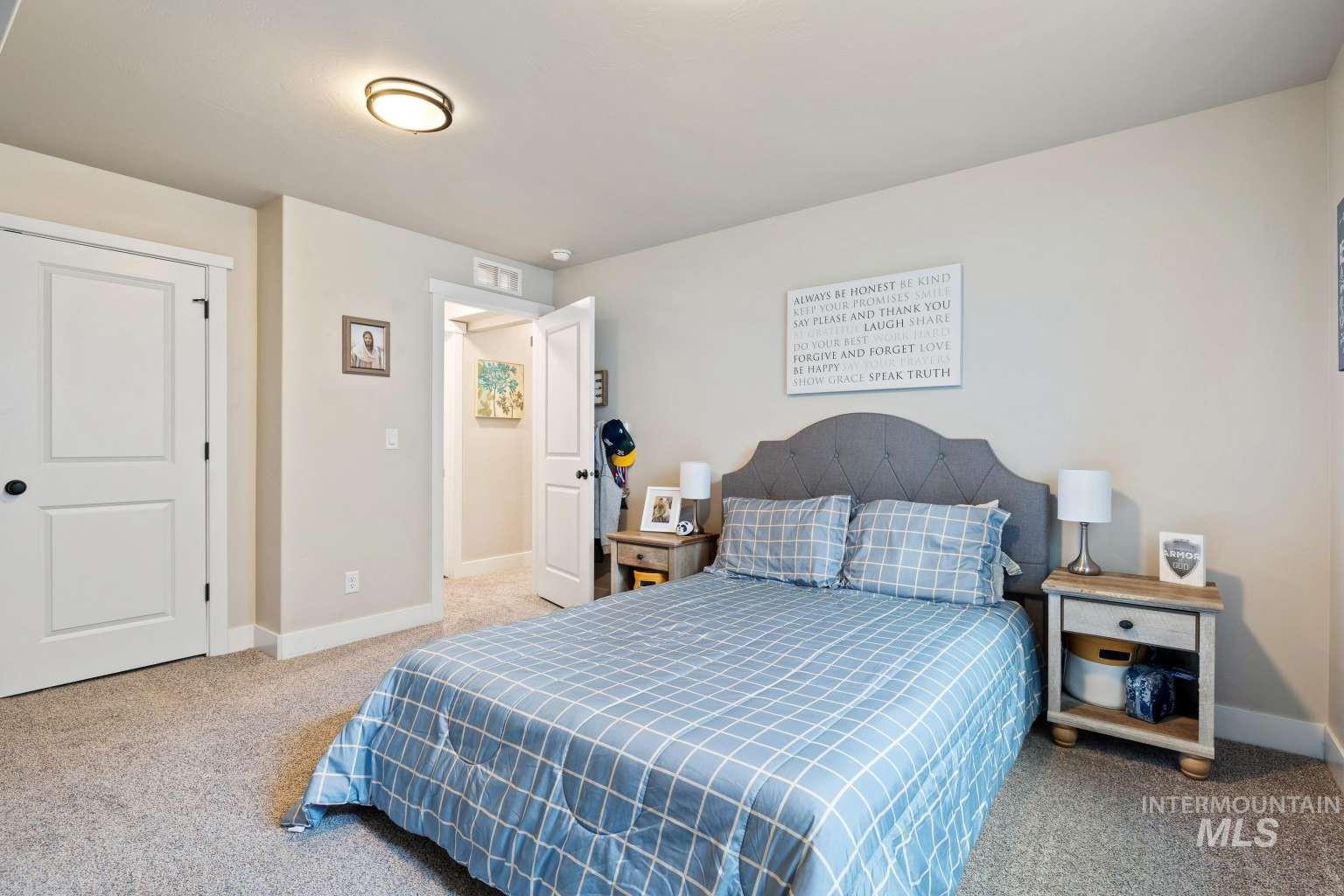 744 Midnight Sun Loop Property Photo 31