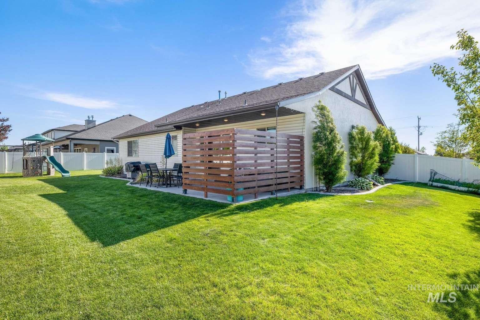 744 Midnight Sun Loop Property Photo 36