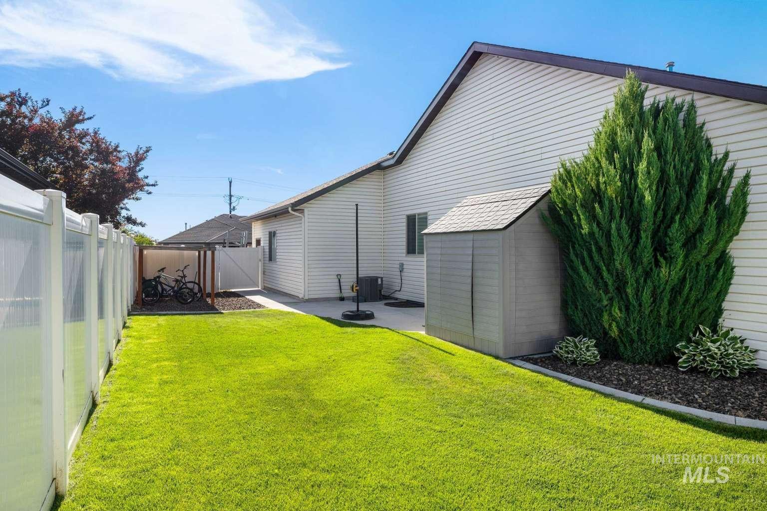 744 Midnight Sun Loop Property Photo 38