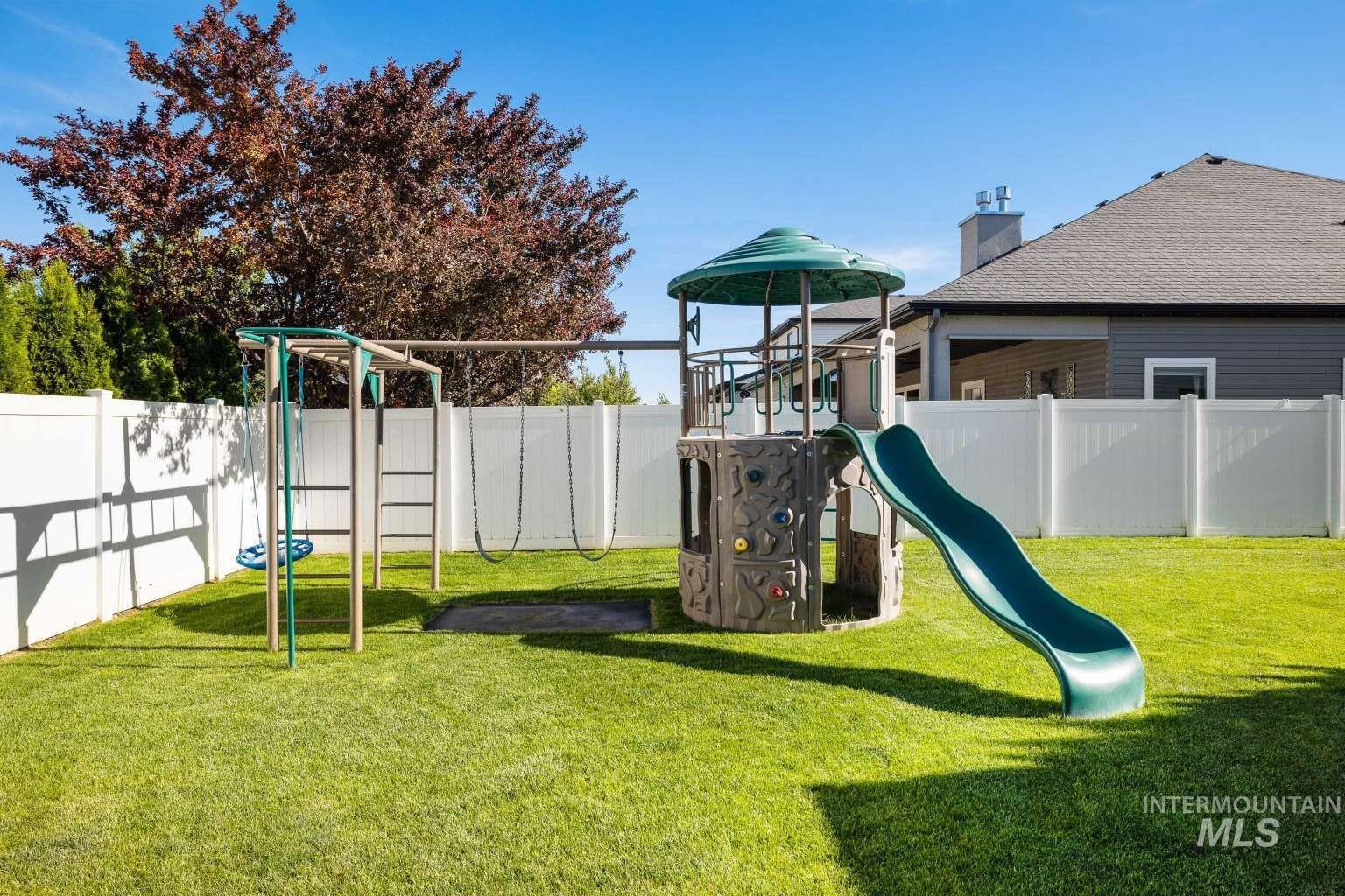 744 Midnight Sun Loop Property Photo 39