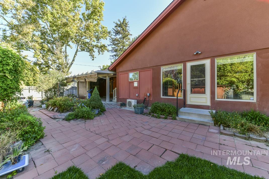 2214 Washington Property Photo 46