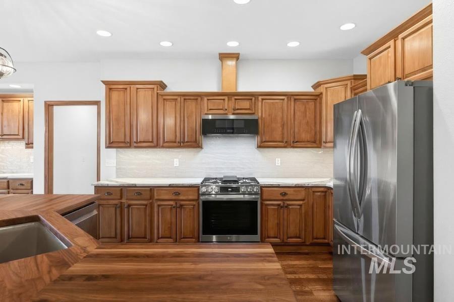 2309 Cambridge Ct. Property Photo 5